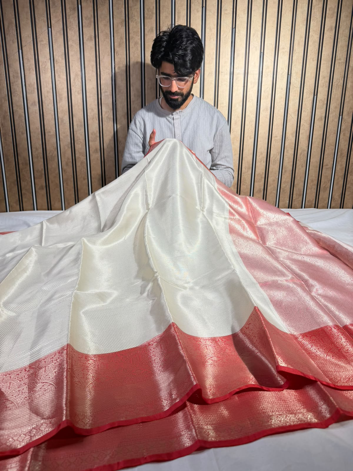 White Red Softsilk Eccentric Banarasi Saree