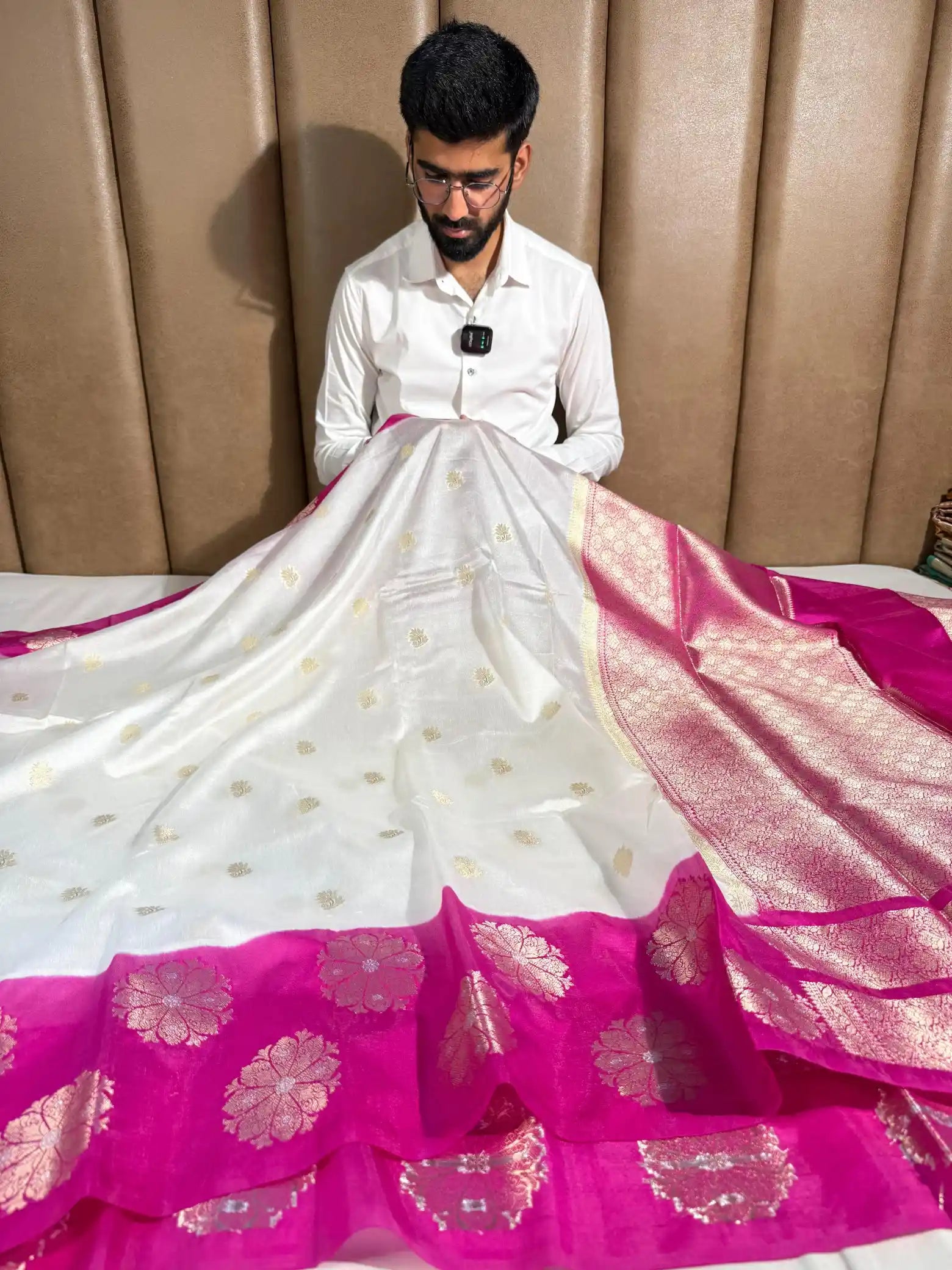 White Chinia Silk Floral Motifs Banarasi Saree
