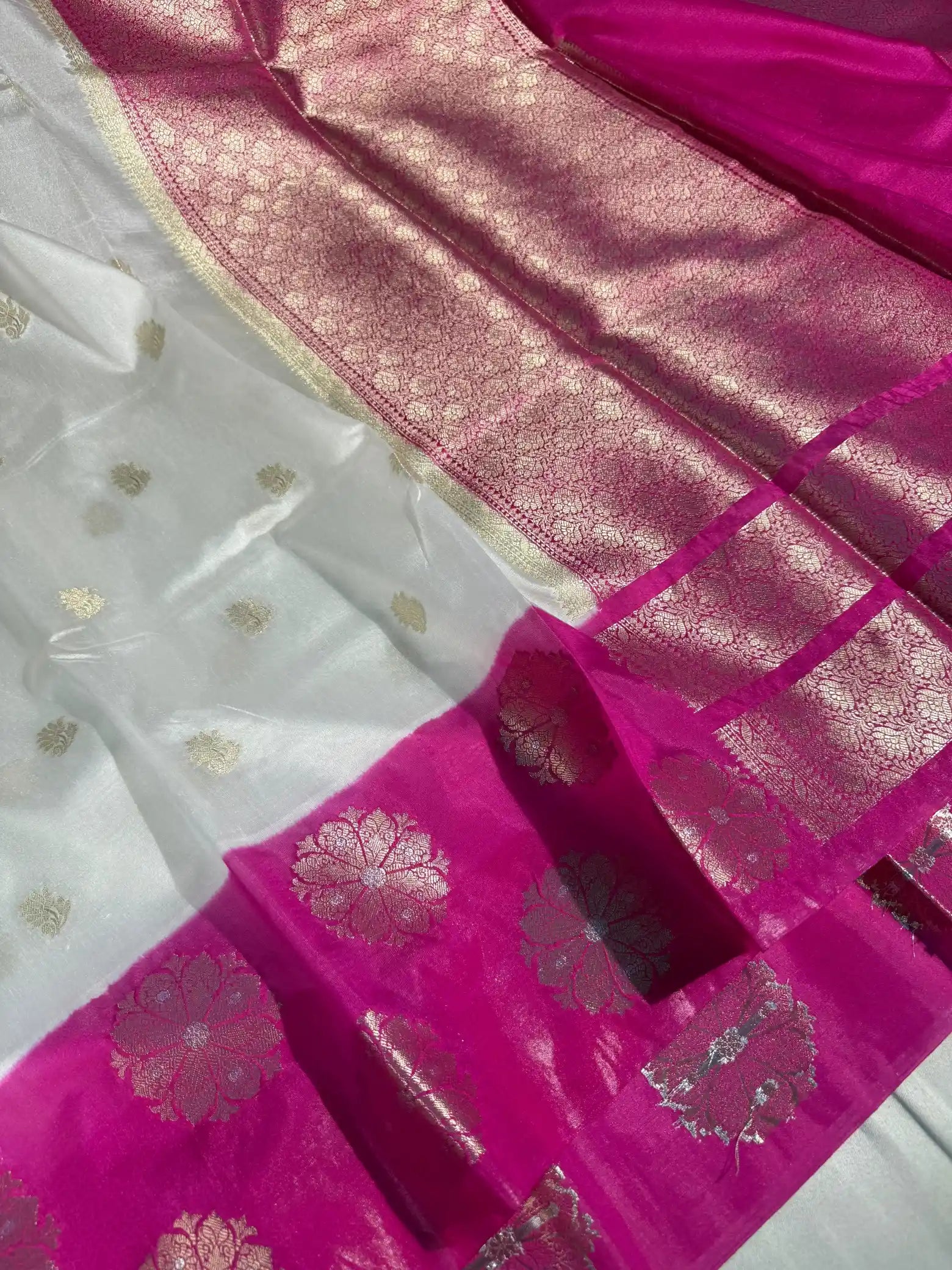 White Chinia Silk Floral Motifs Banarasi Saree