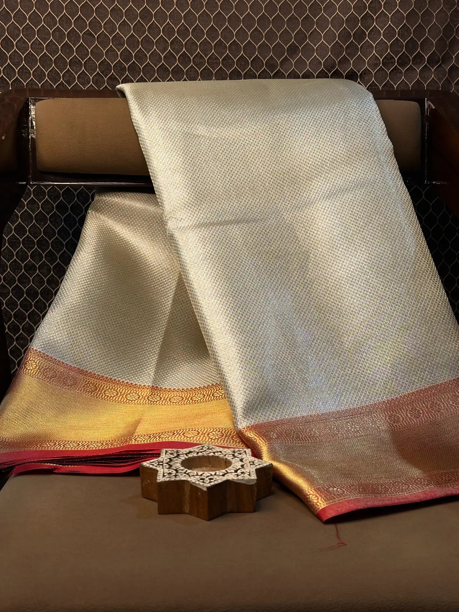 Premium contemperory weave softsilk Banarasi saree