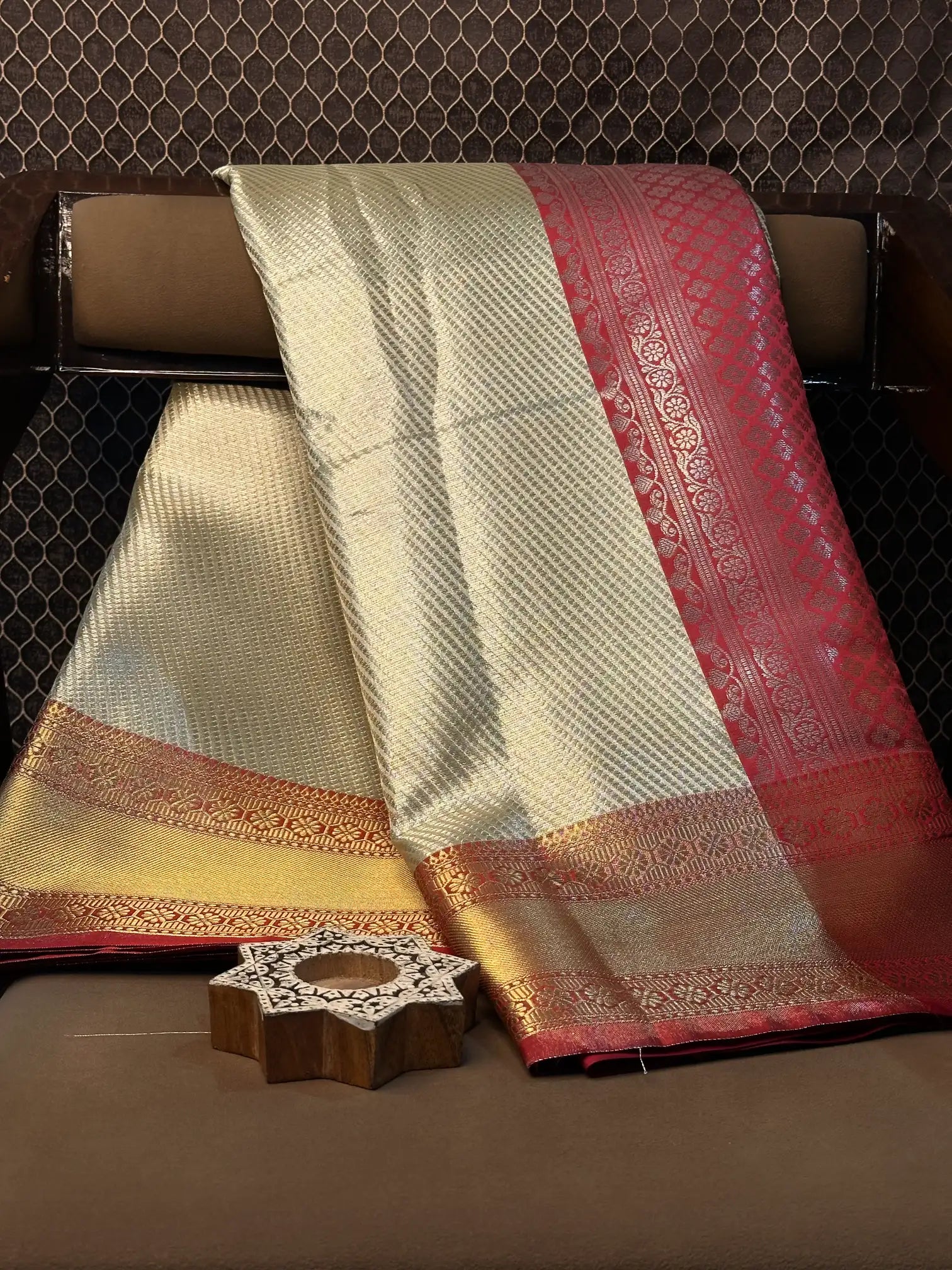 Premium contemperory weave softsilk Banarasi saree