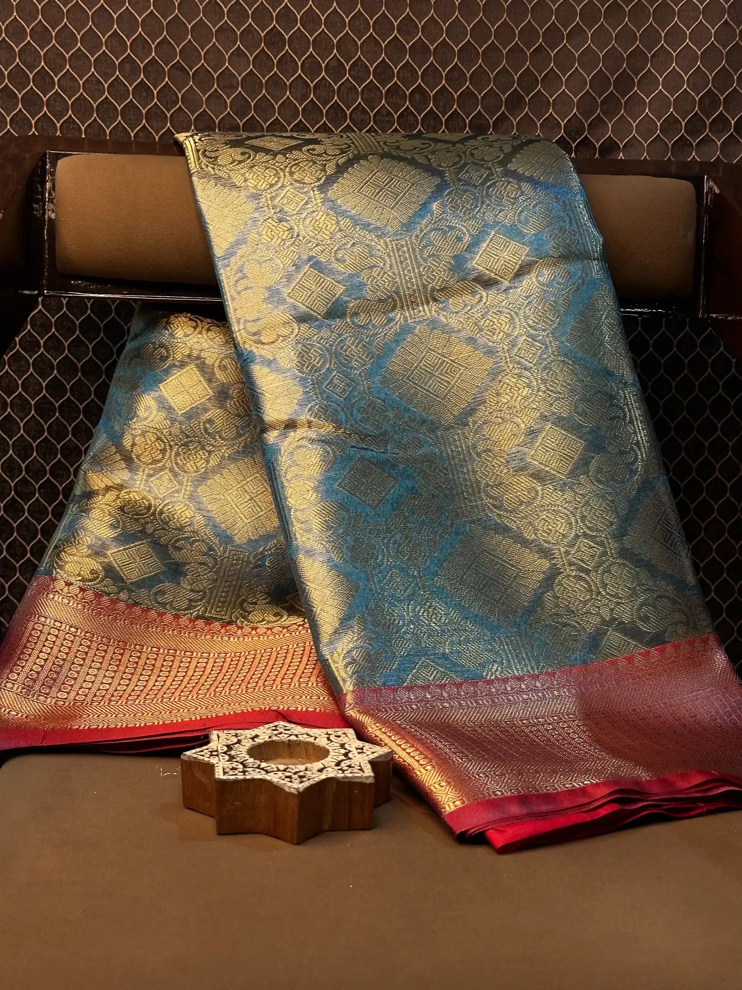Premium contemperory weave softsilk Banarasi saree