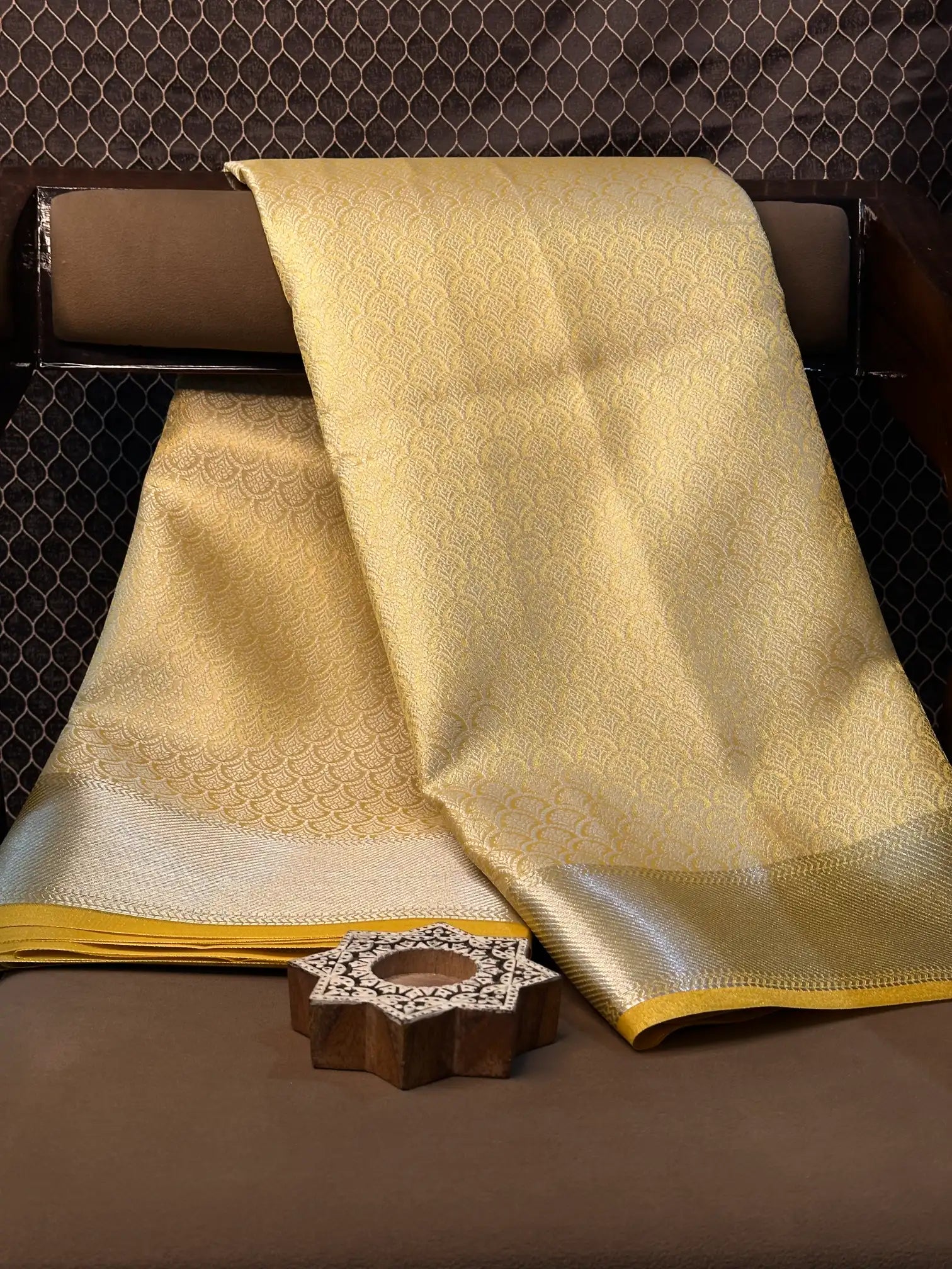 Premium contemperory weave softsilk Banarasi saree