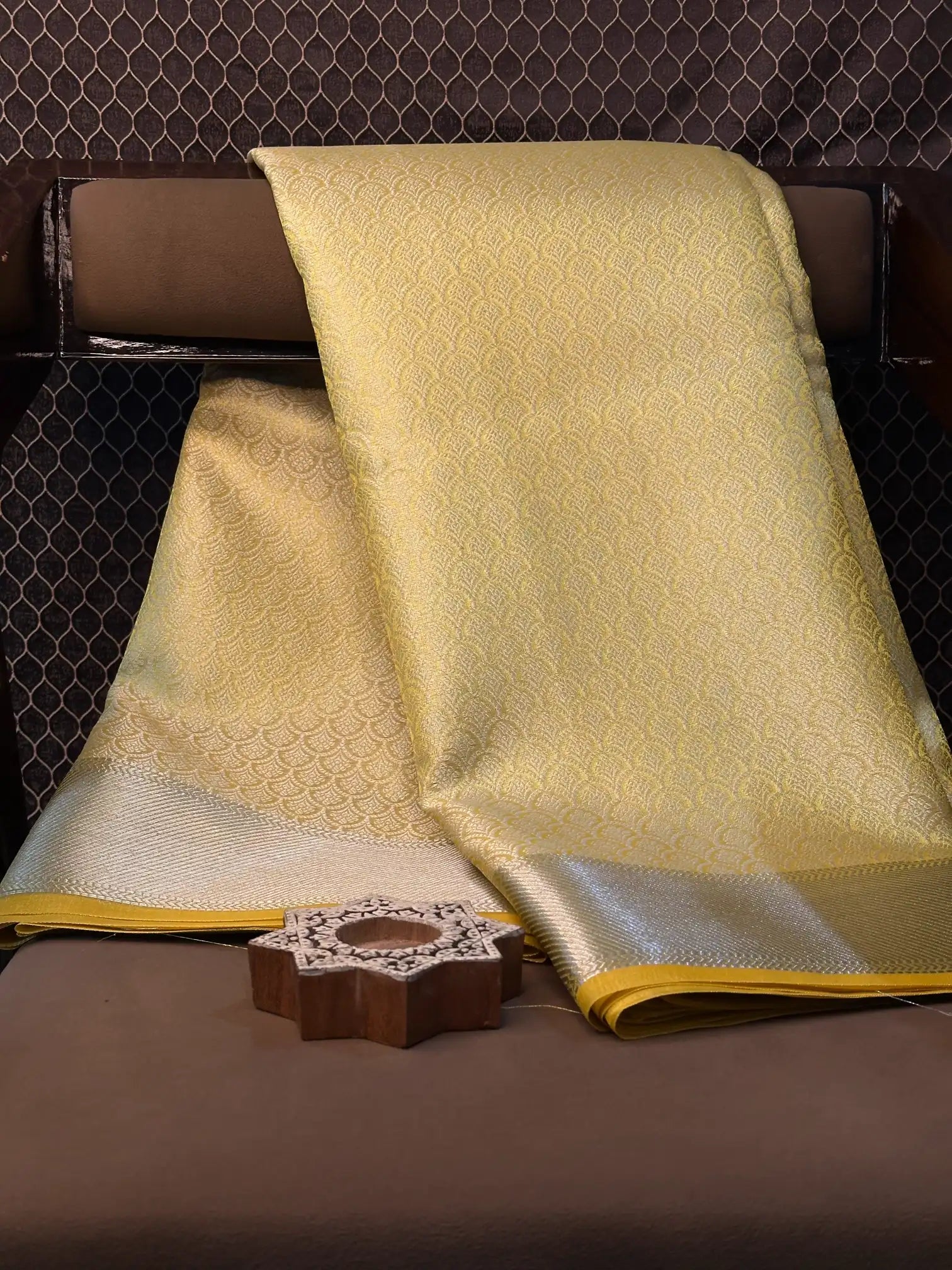 Premium contemperory weave softsilk Banarasi saree