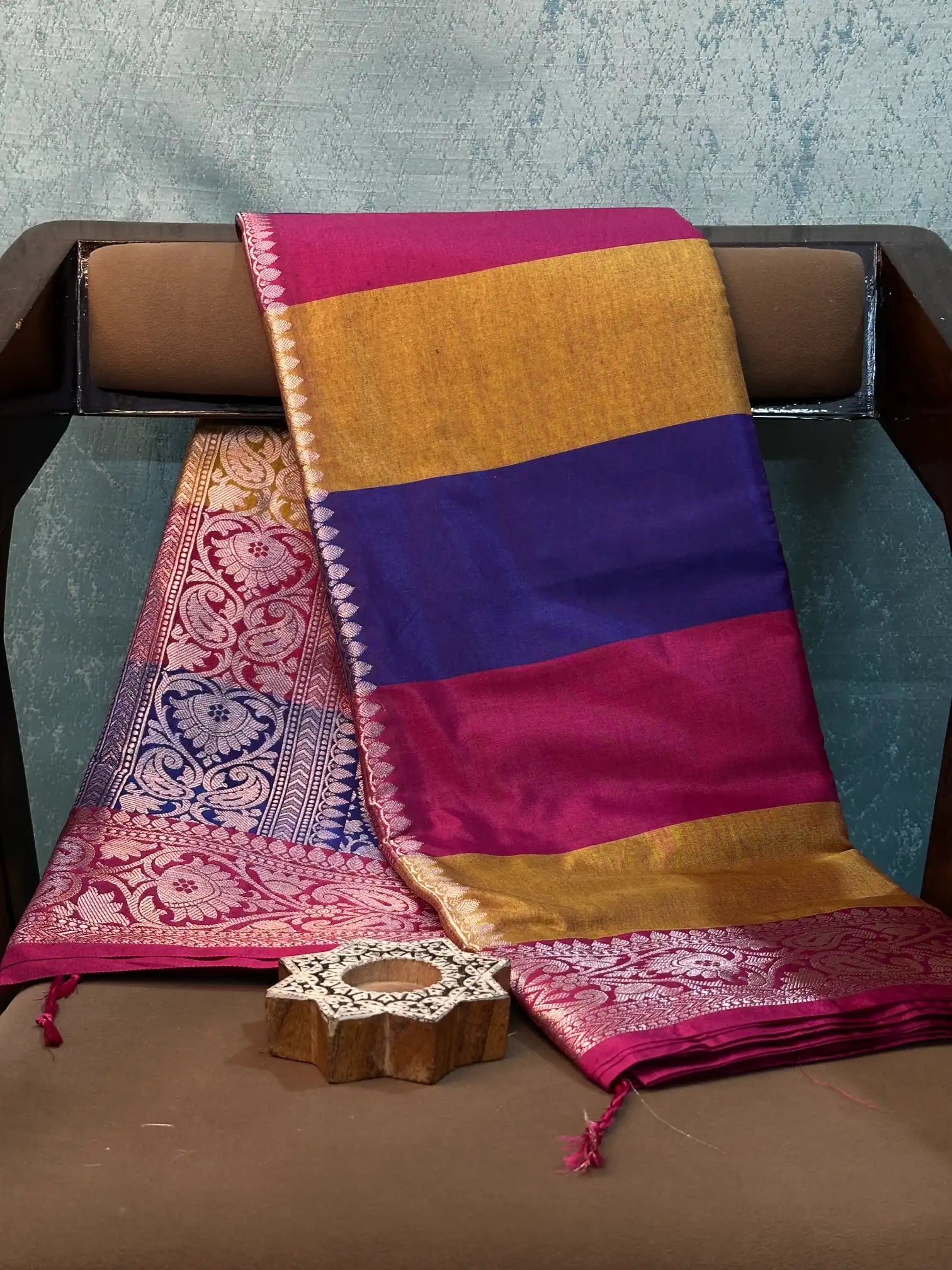 Contemporary Weave Kora Tissue Silk Banarasi Saree