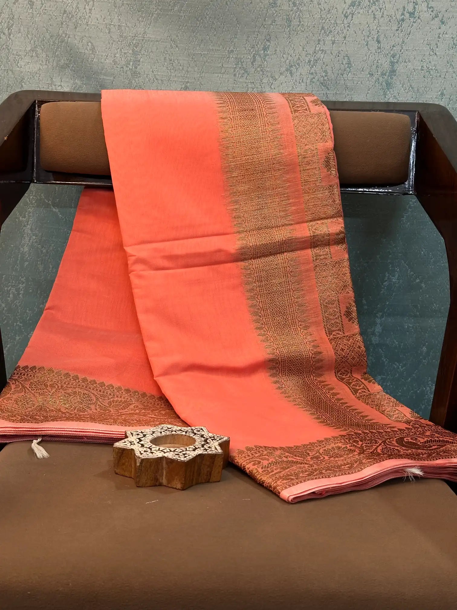 Contemporary Weave Kora Tissue Silk Banarasi Saree