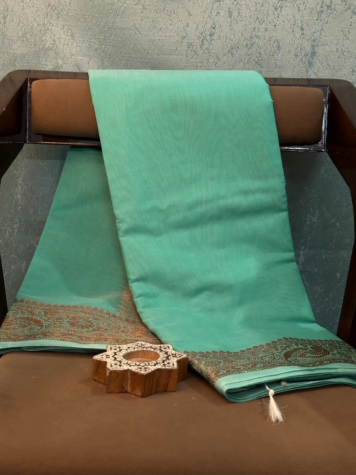 Contemporary Weave Kora Tissue Silk Banarasi Saree