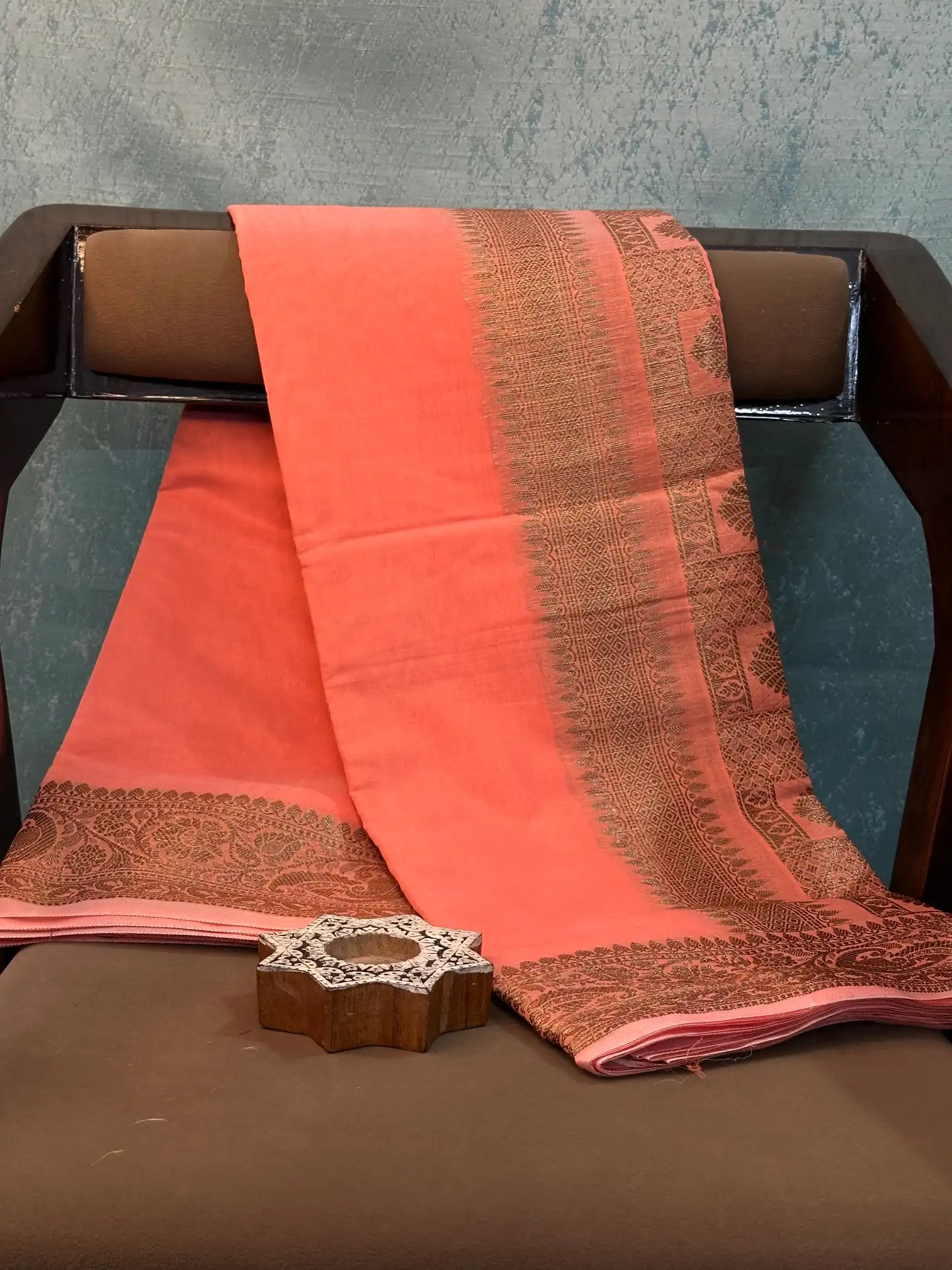 Contemporary Weave Kora Tissue Silk Banarasi Saree