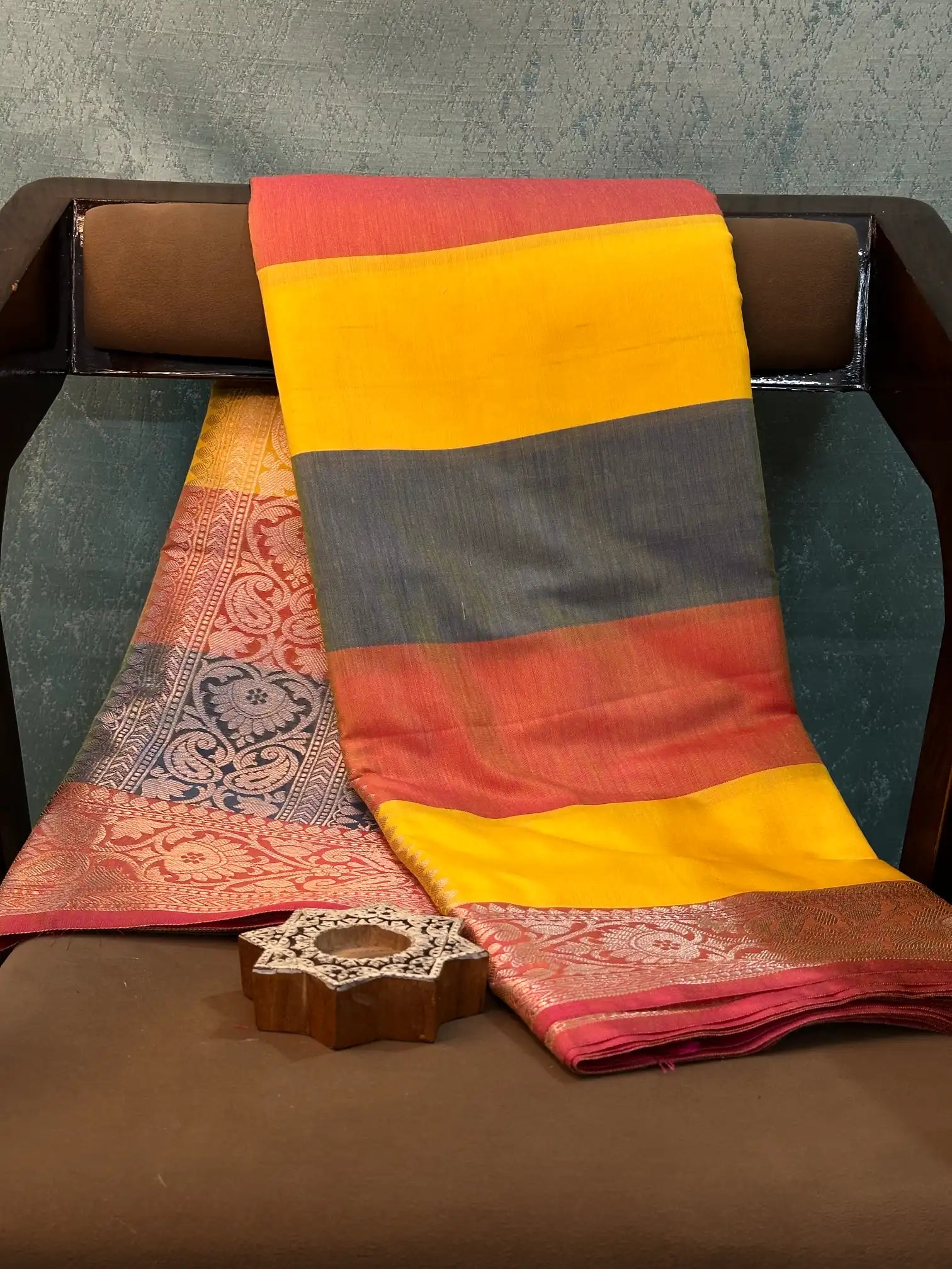 Contemporary Weave Kora Tissue Silk Banarasi Saree