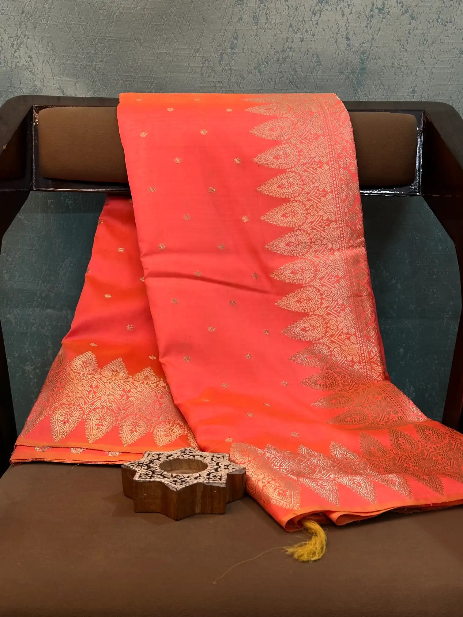 Contemporary Weave Kora Tissue Silk Banarasi Saree