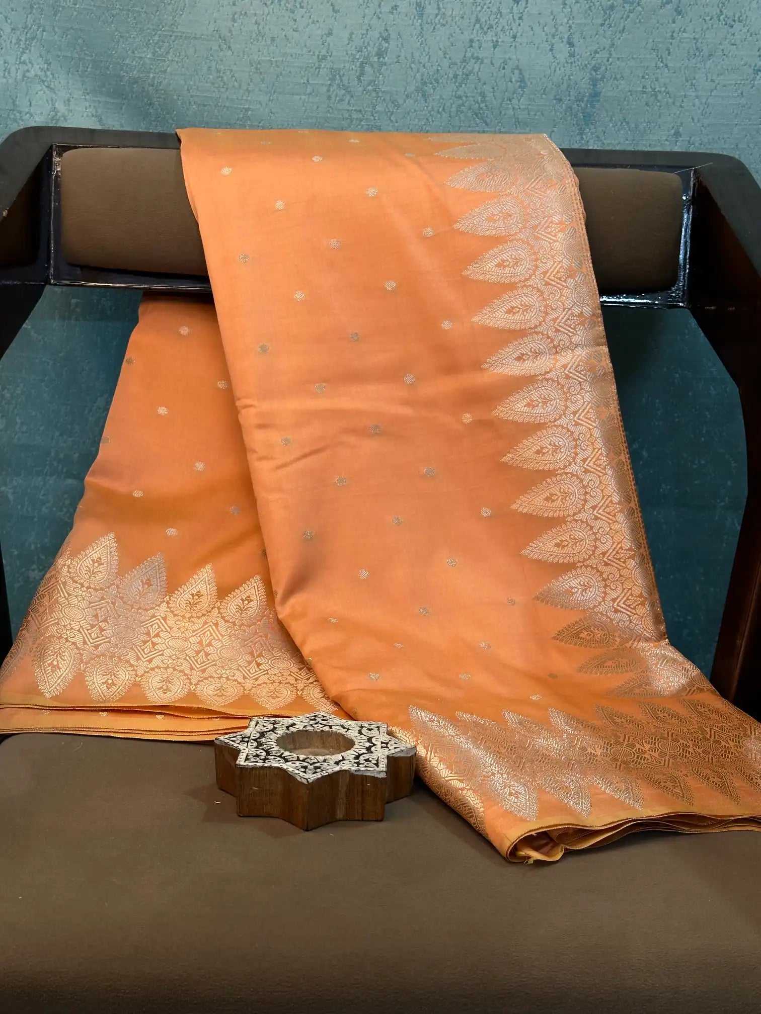 Contemporary Weave Kora Tissue Silk Banarasi Saree