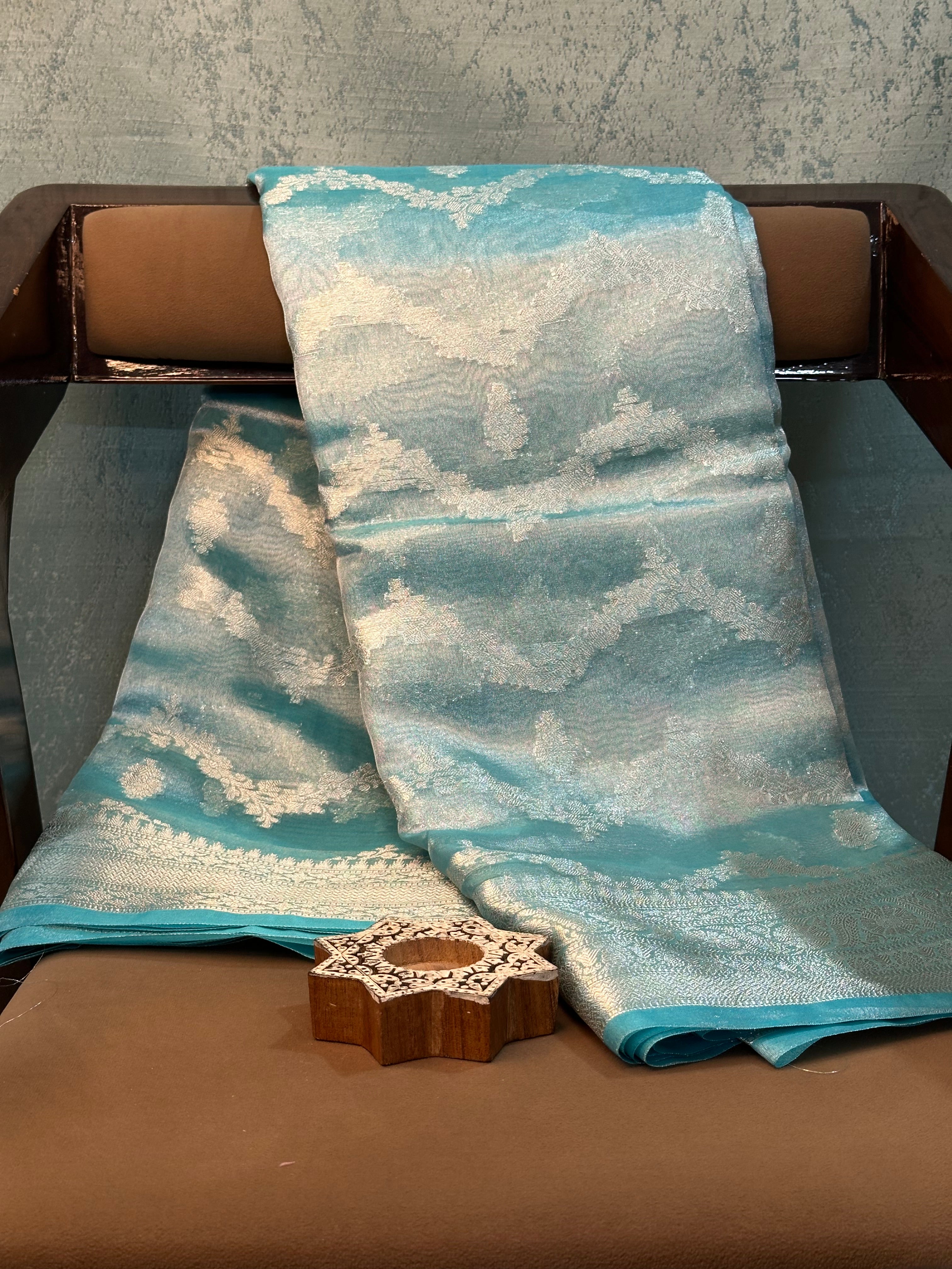 Contemporary Weave Kora Tissue Silk Banarasi Saree