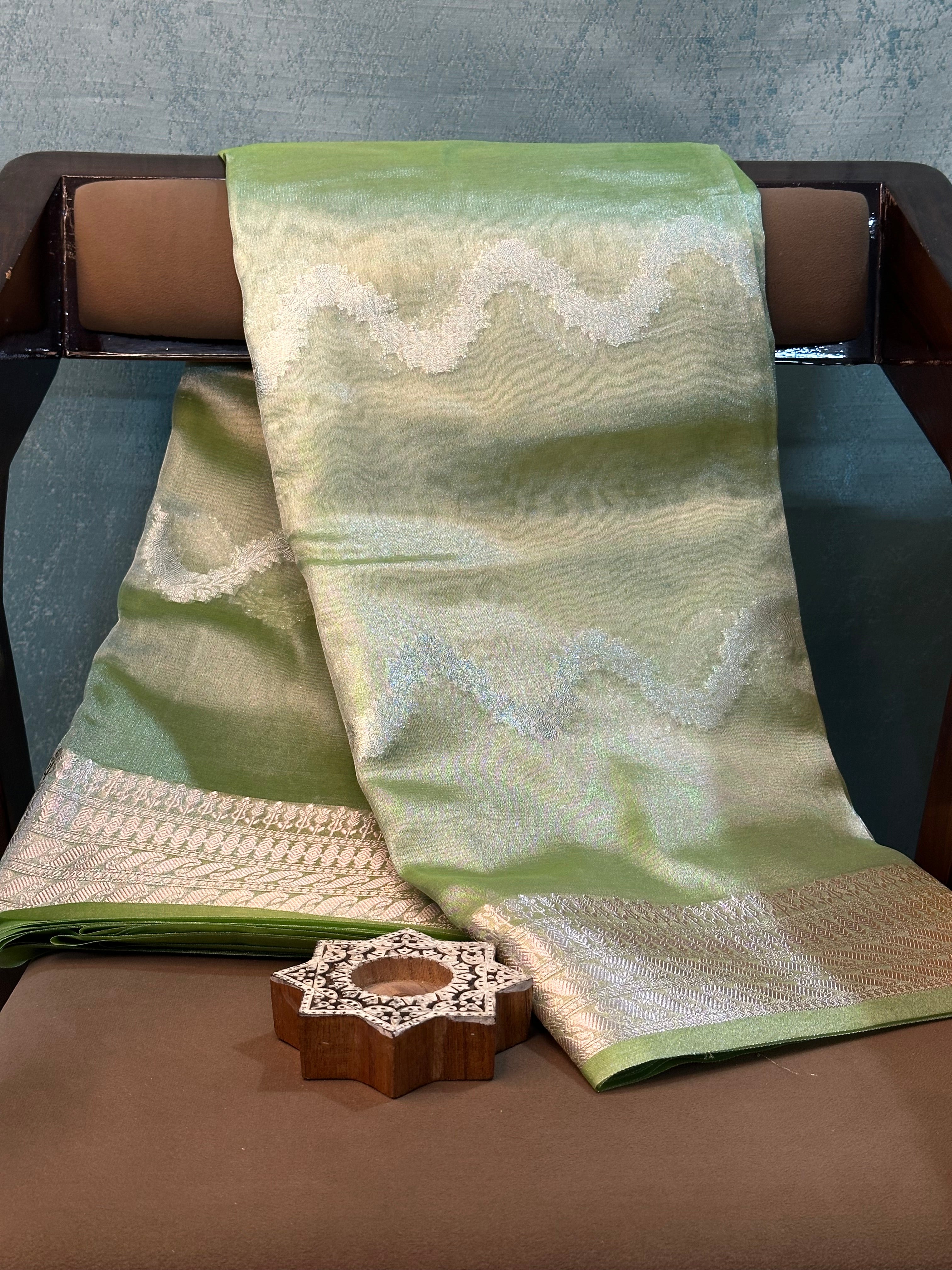 Contemporary Weave Kora Tissue Silk Banarasi Saree