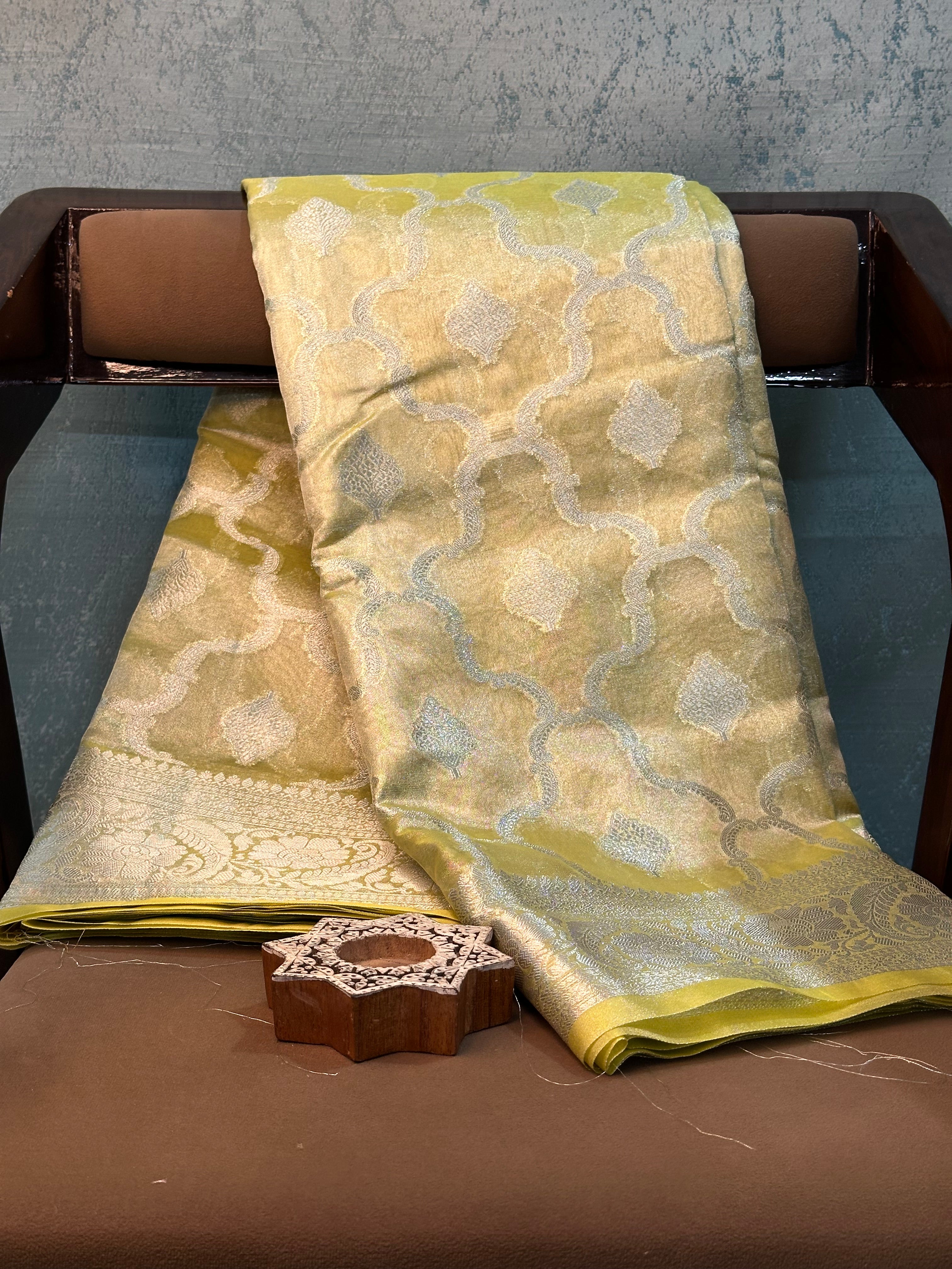 Contemporary Weave Kora Tissue Silk Banarasi Saree