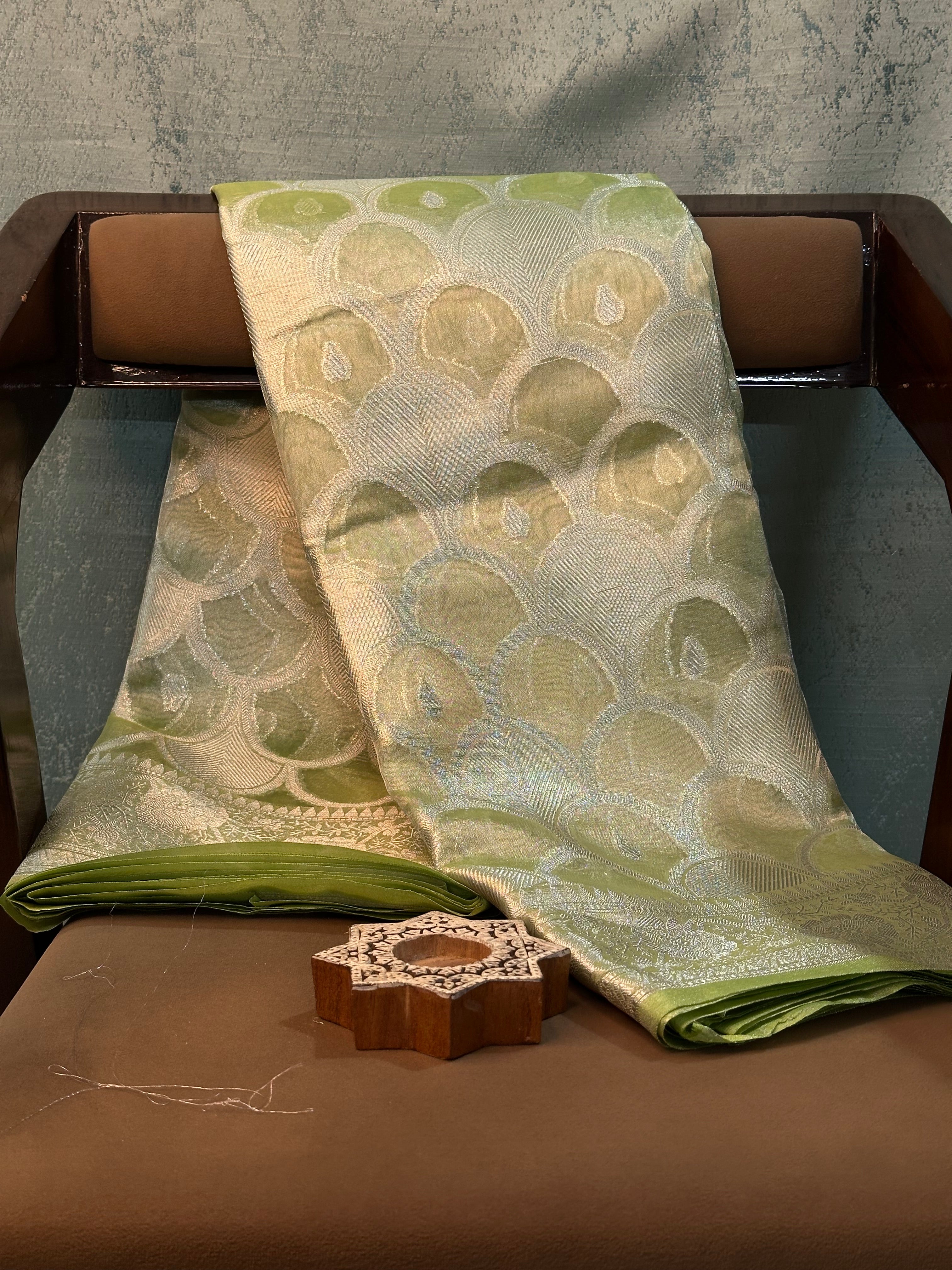 Contemporary Weave Kora Tissue Silk Banarasi Saree