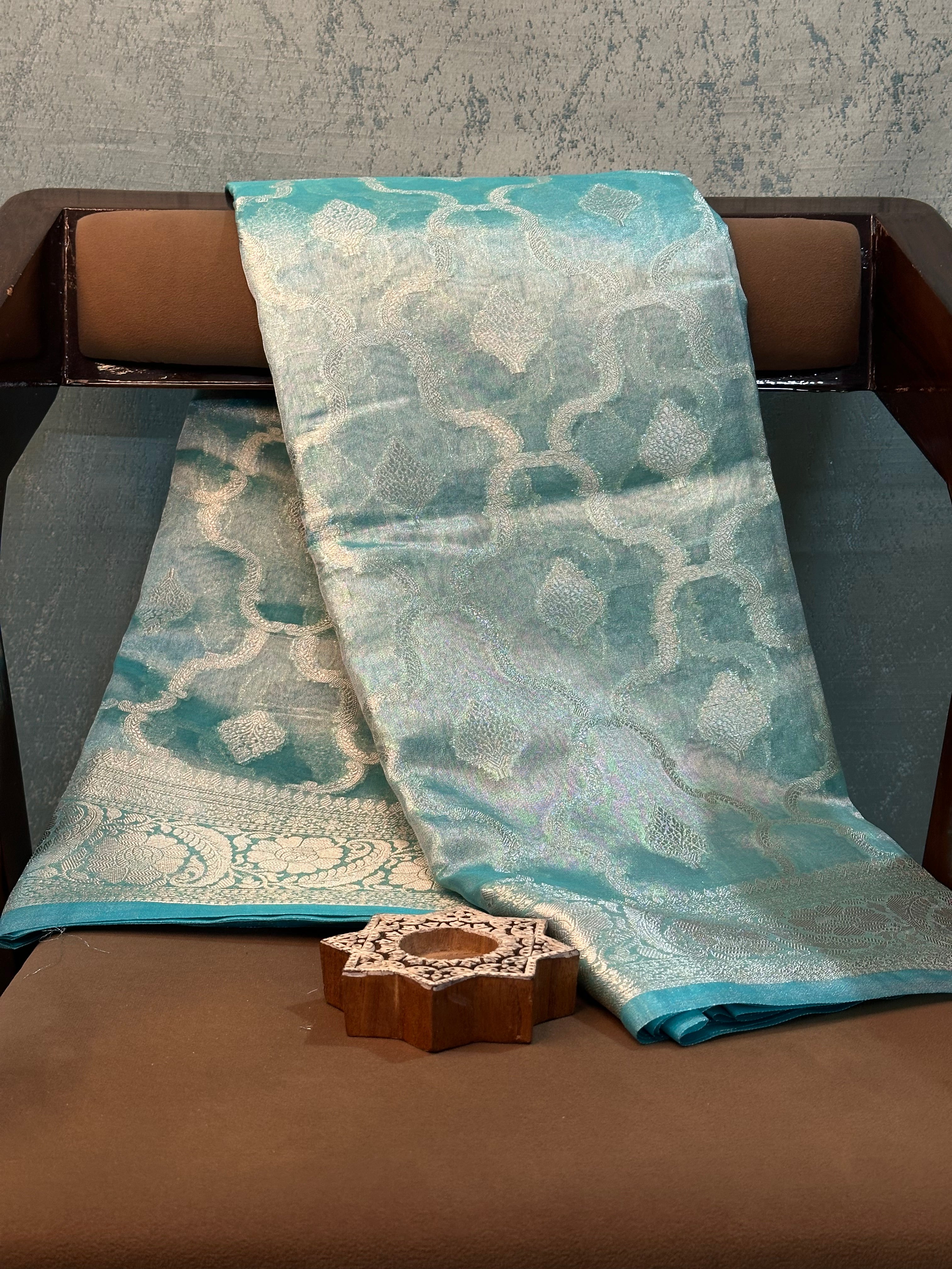 Contemporary Weave Kora Tissue Silk Banarasi Saree