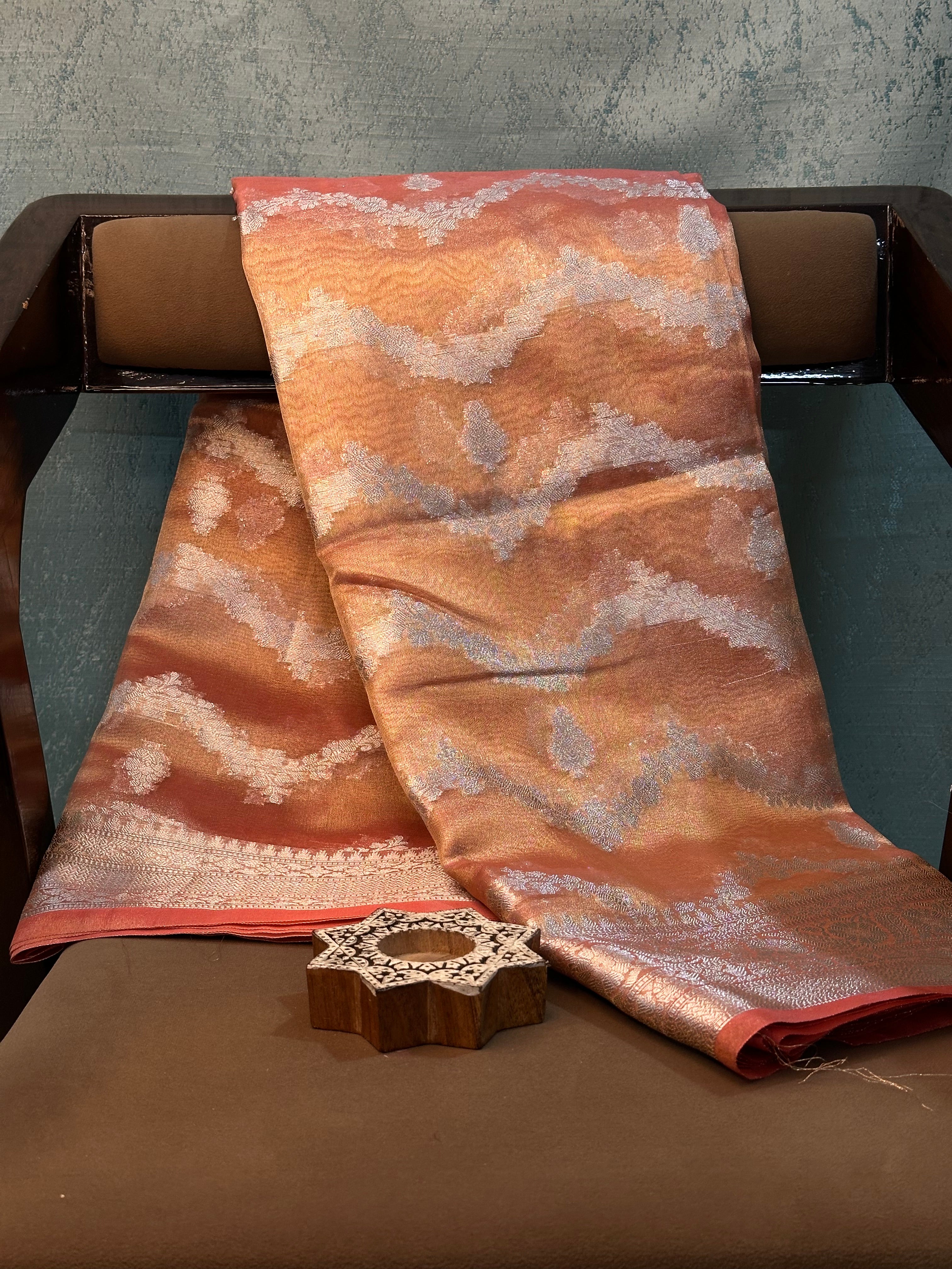 Contemporary Weave Kora Tissue Silk Banarasi Saree