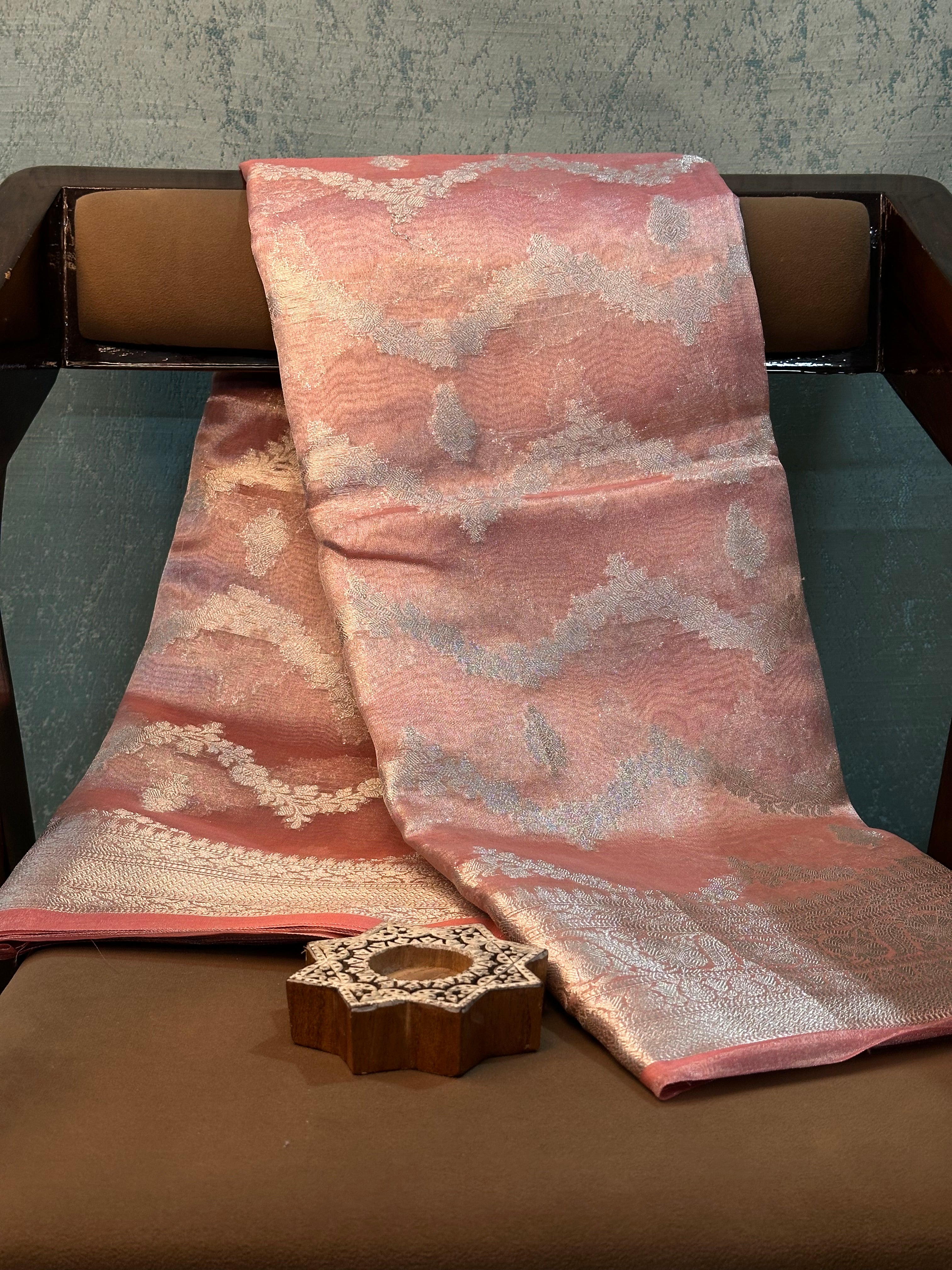 Contemporary Weave Kora Tissue Silk Banarasi Saree
