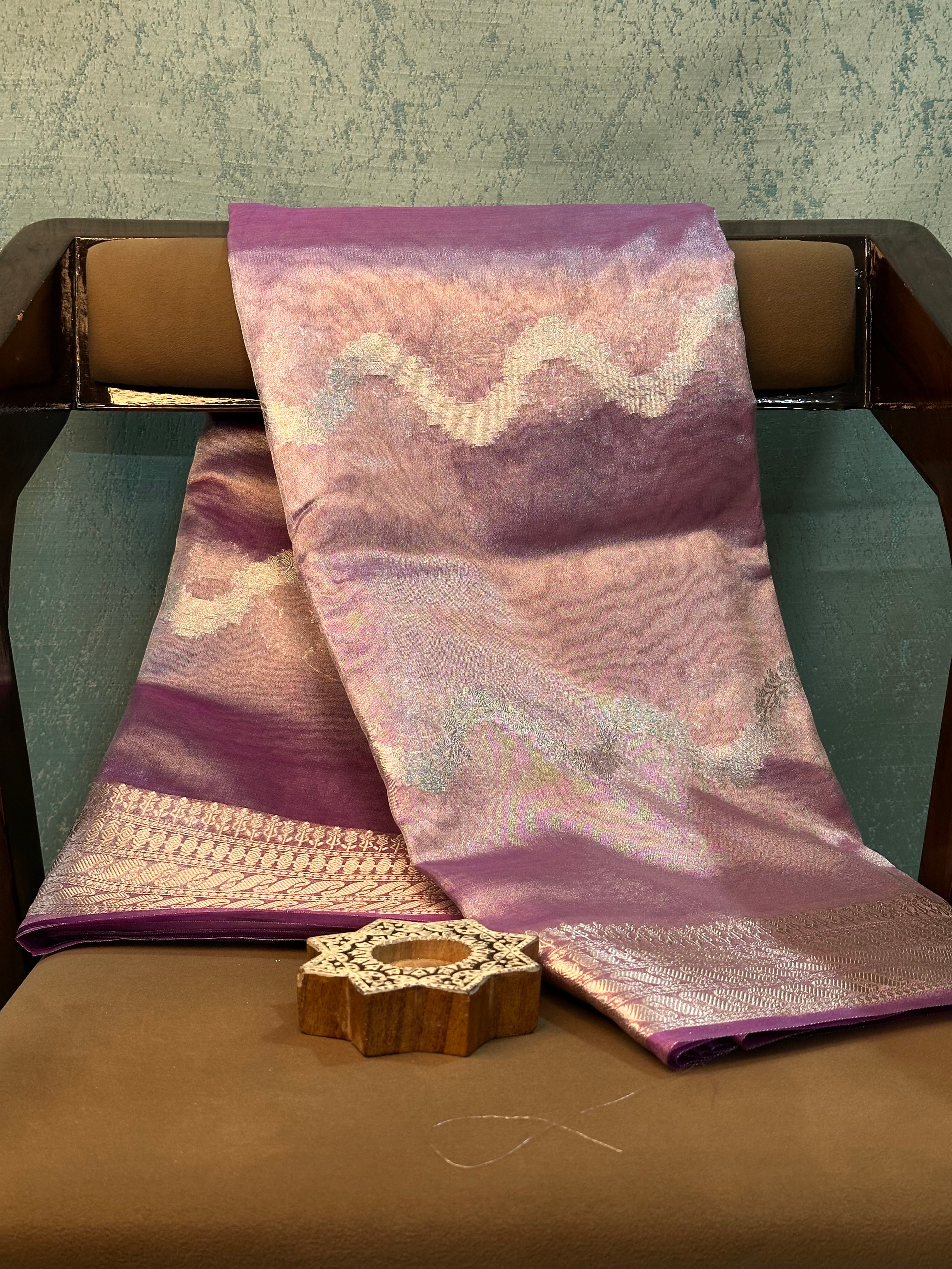 Contemporary Weave Kora Tissue Silk Banarasi Saree