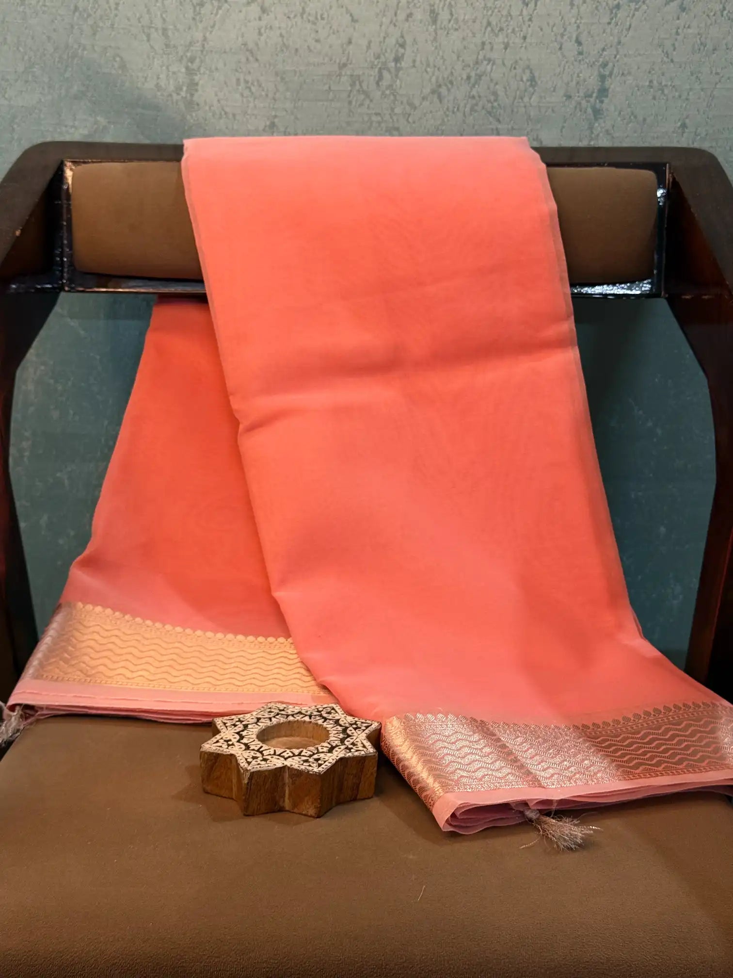 Contemporary Weave Kora Tissue Silk Banarasi Saree