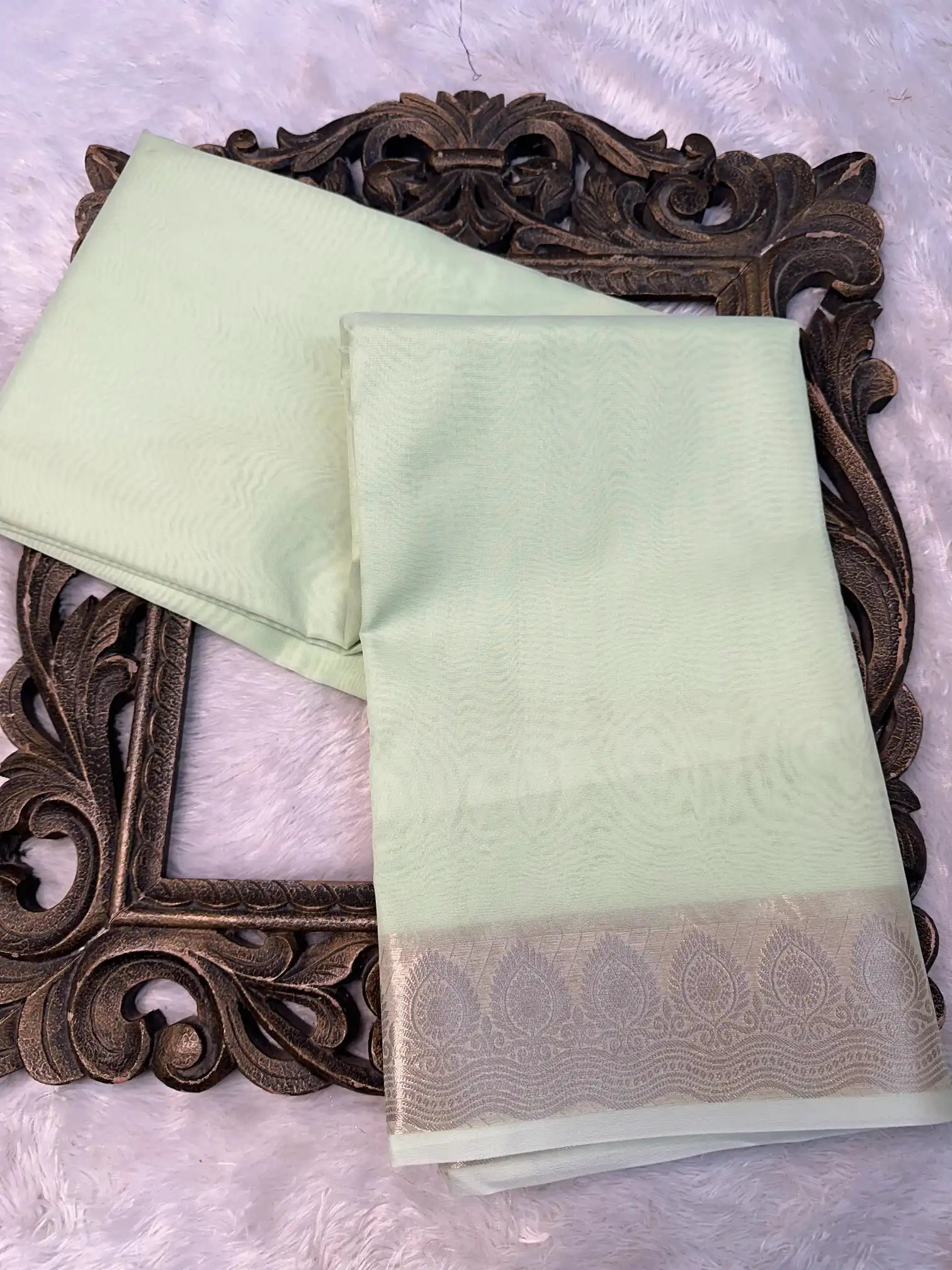 Eccentric Weave Softsilk Traditional Banarasi Saree