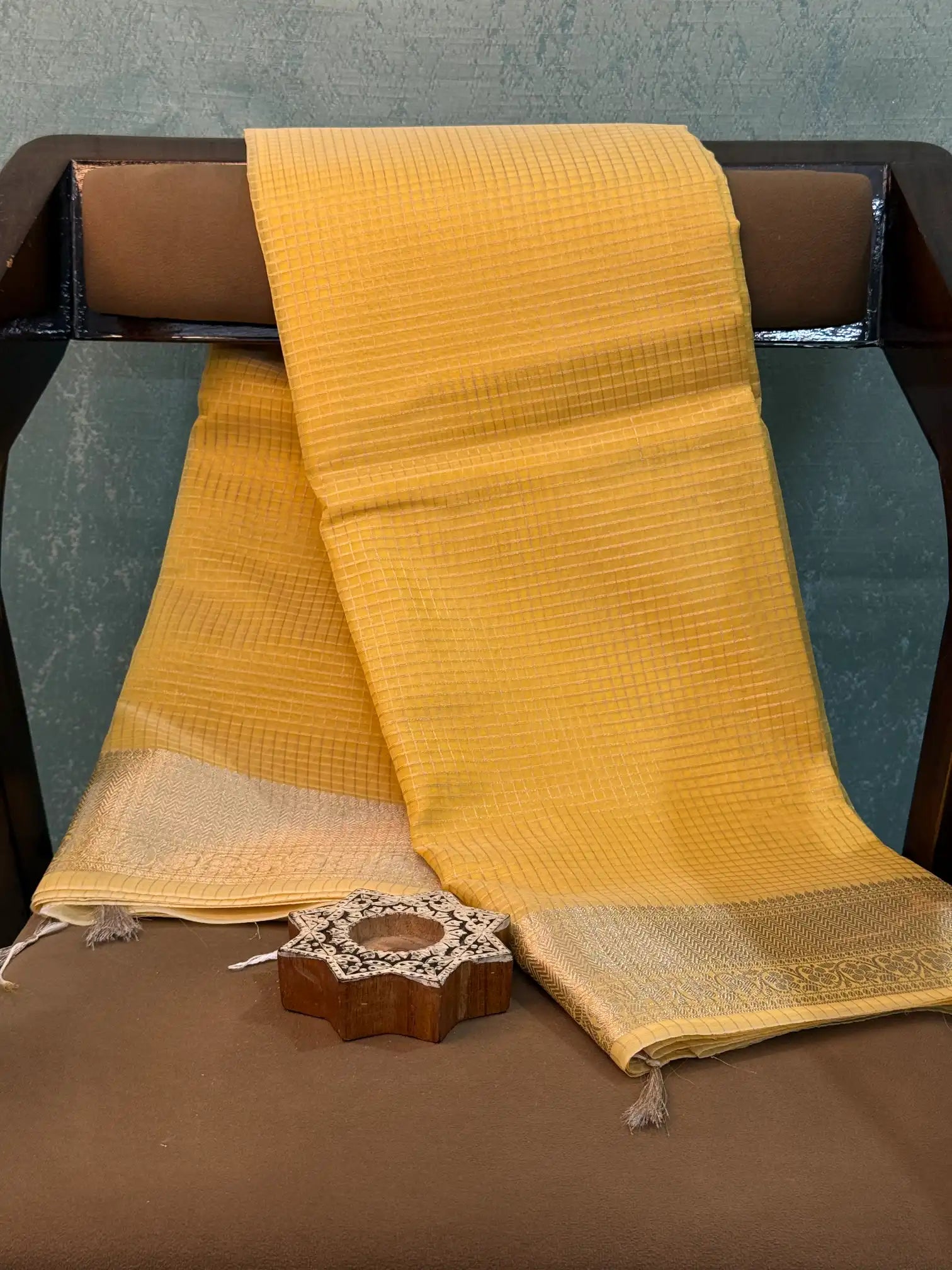 Contemporary Weave Kora Tissue Silk Banarasi Saree
