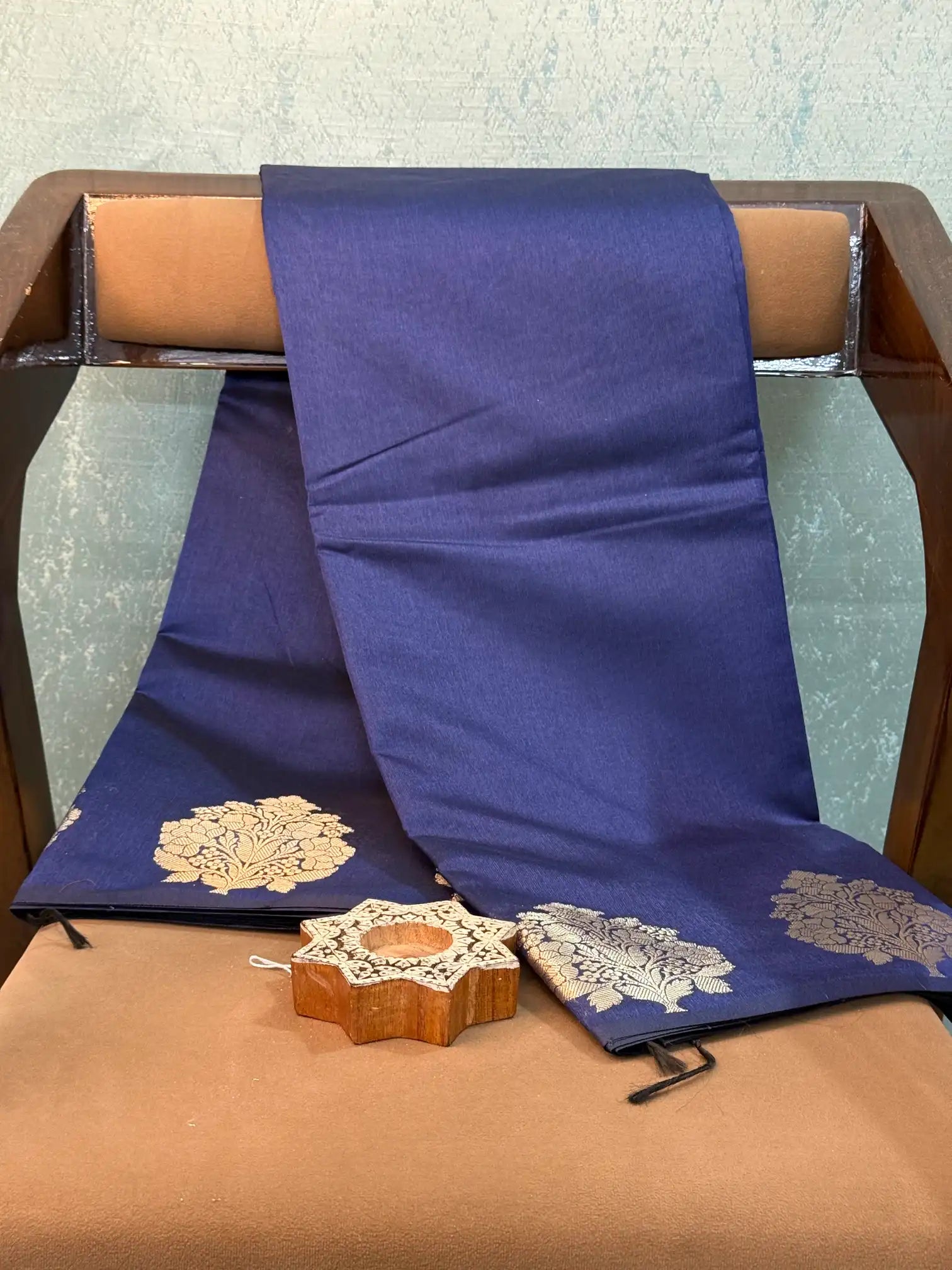 Contemporary Weave Kora Tissue Silk Banarasi Saree