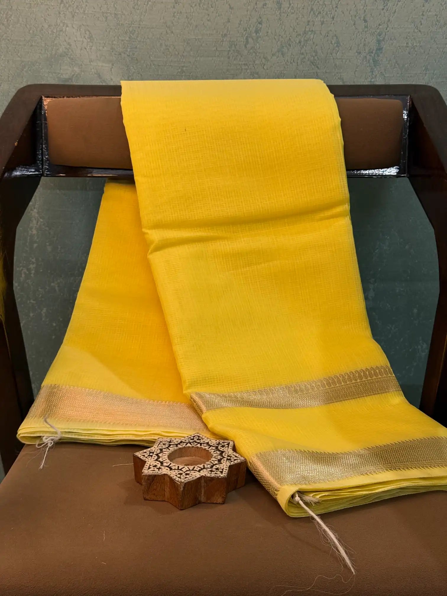 Contemporary Weave Kora Tissue Silk Banarasi Saree
