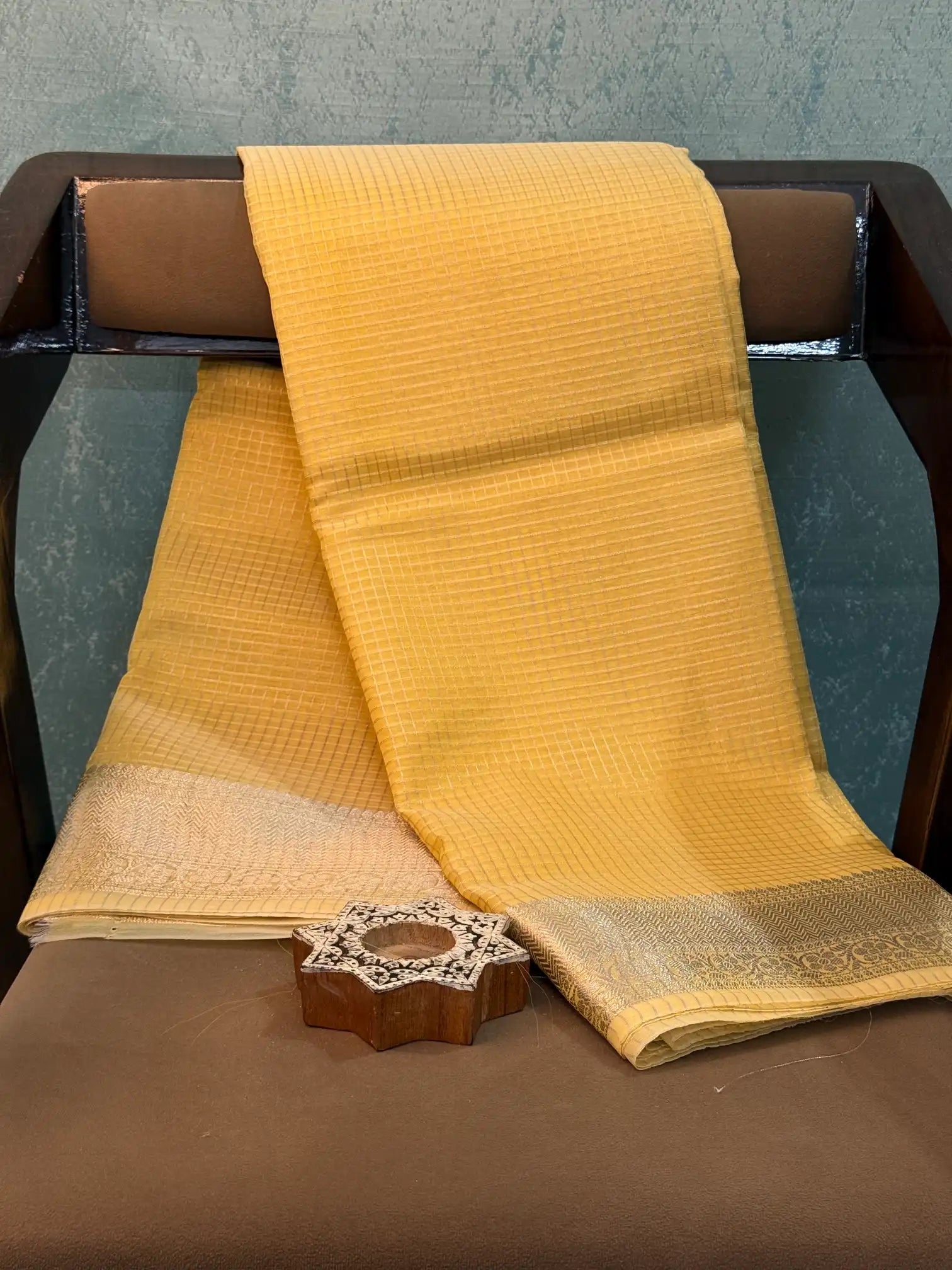 Contemporary Weave Kora Tissue Silk Banarasi Saree