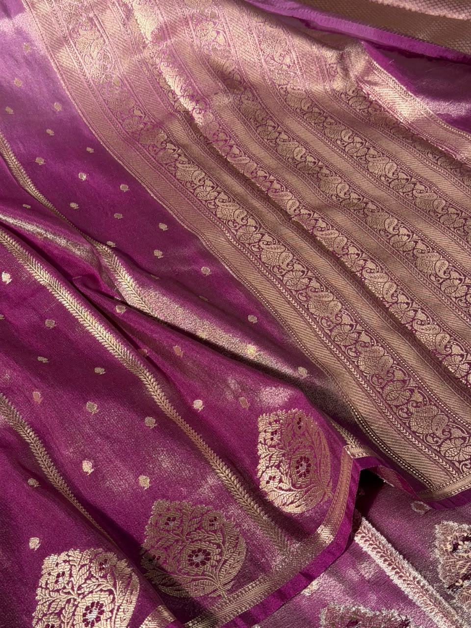 Ombré pink soft breathable tissue Banarasi saree