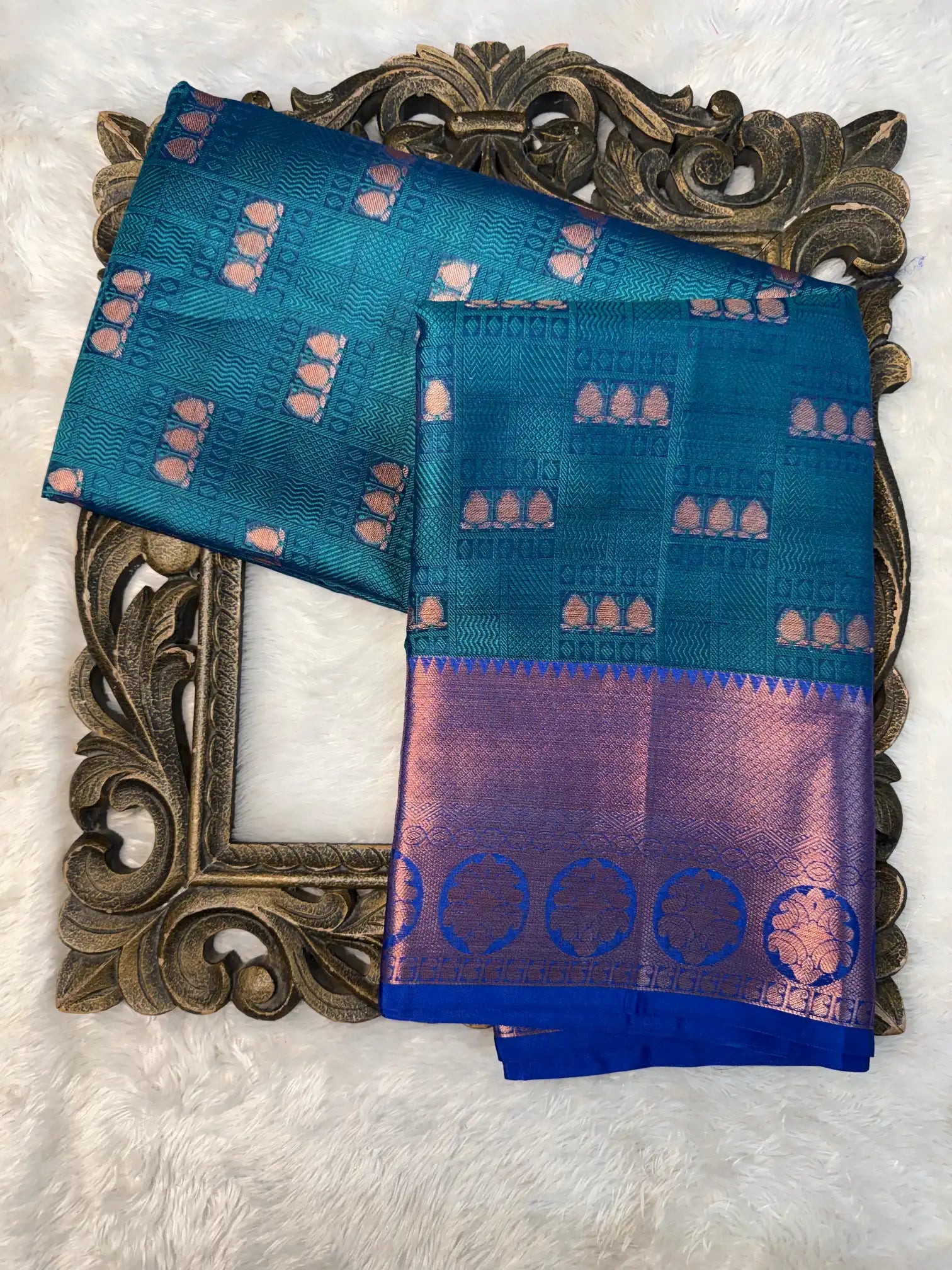 Contemporary Weave Kora Tissue Silk Banarasi Saree