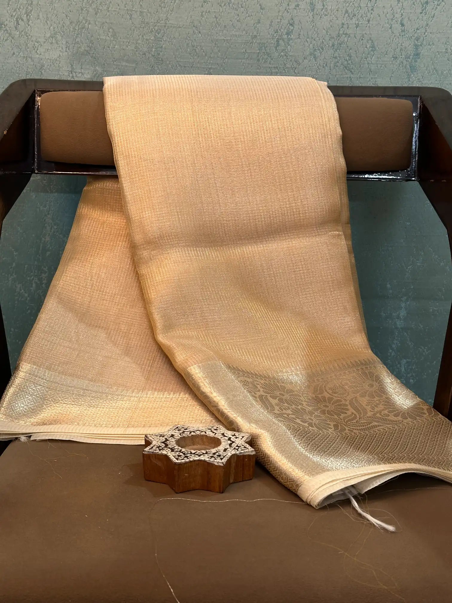 Contemporary Weave Kora Tissue Silk Banarasi Saree