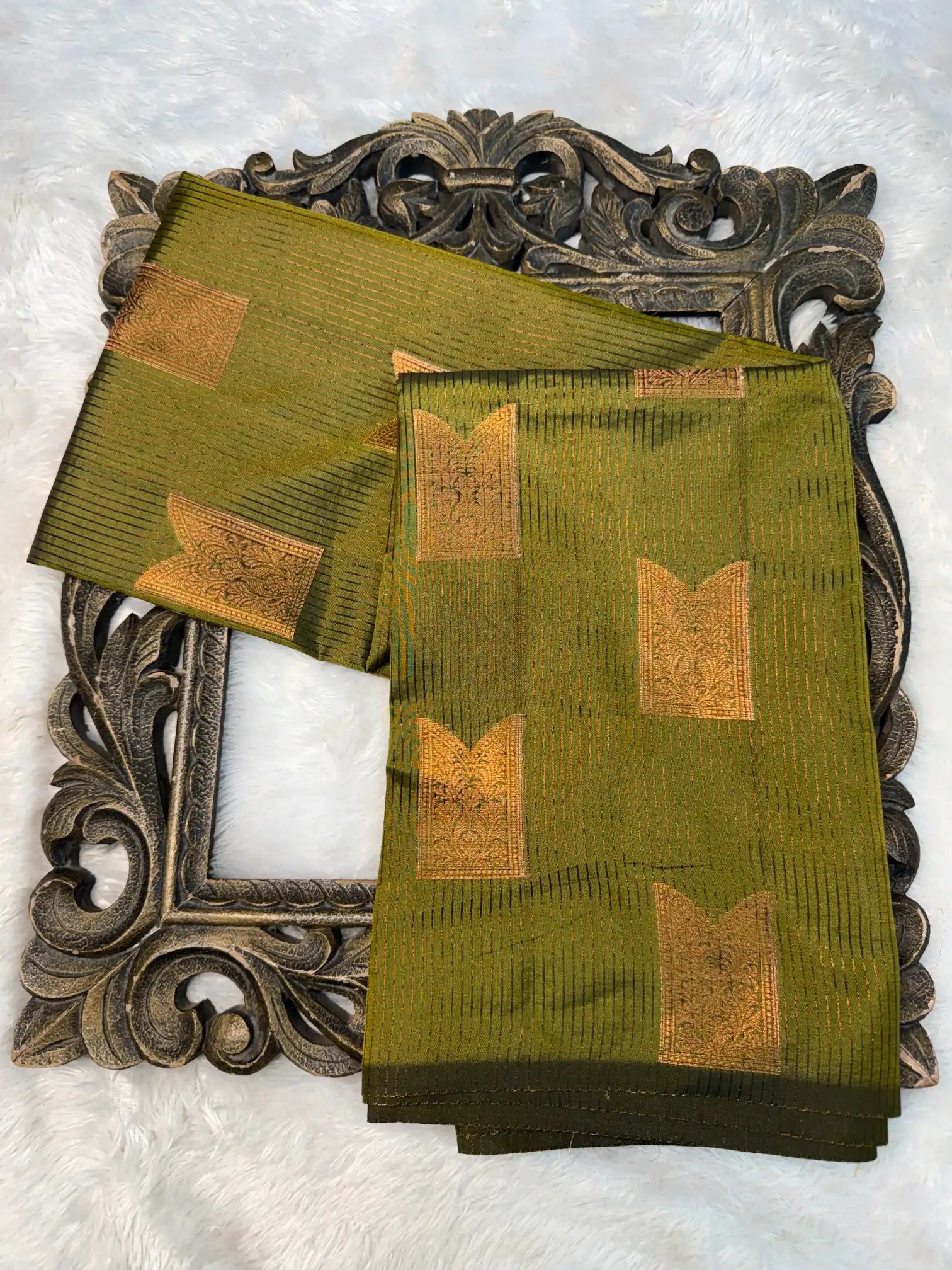 Contemporary Weave Kora Tissue Silk Banarasi Saree