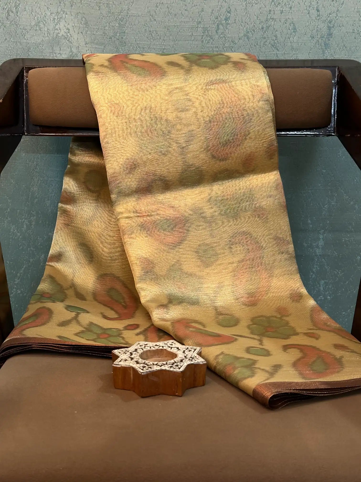 Contemporary Weave Kora Tissue Silk Banarasi Saree