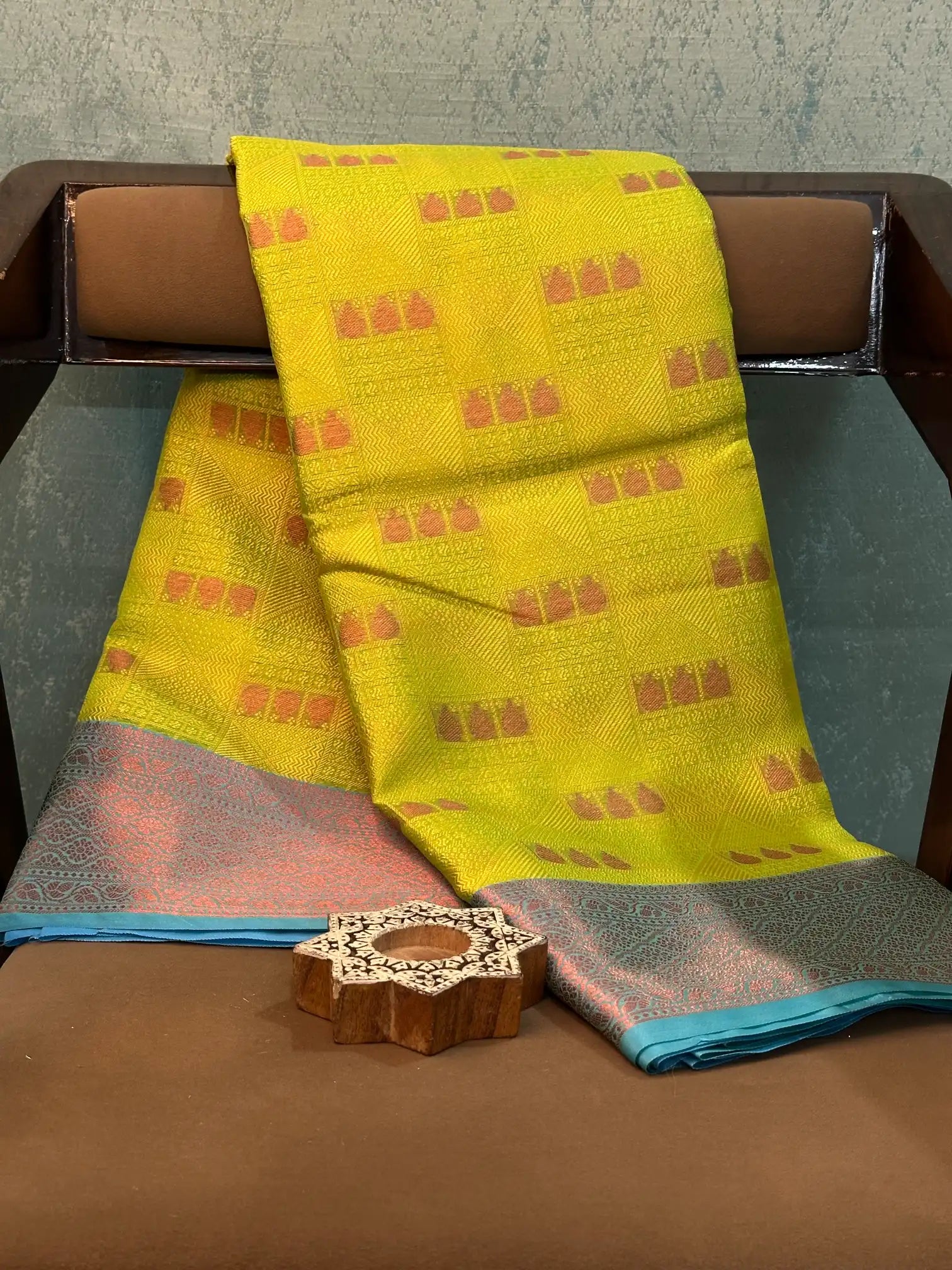 Eccentric Weave Softsilk Traditional Banarasi Saree