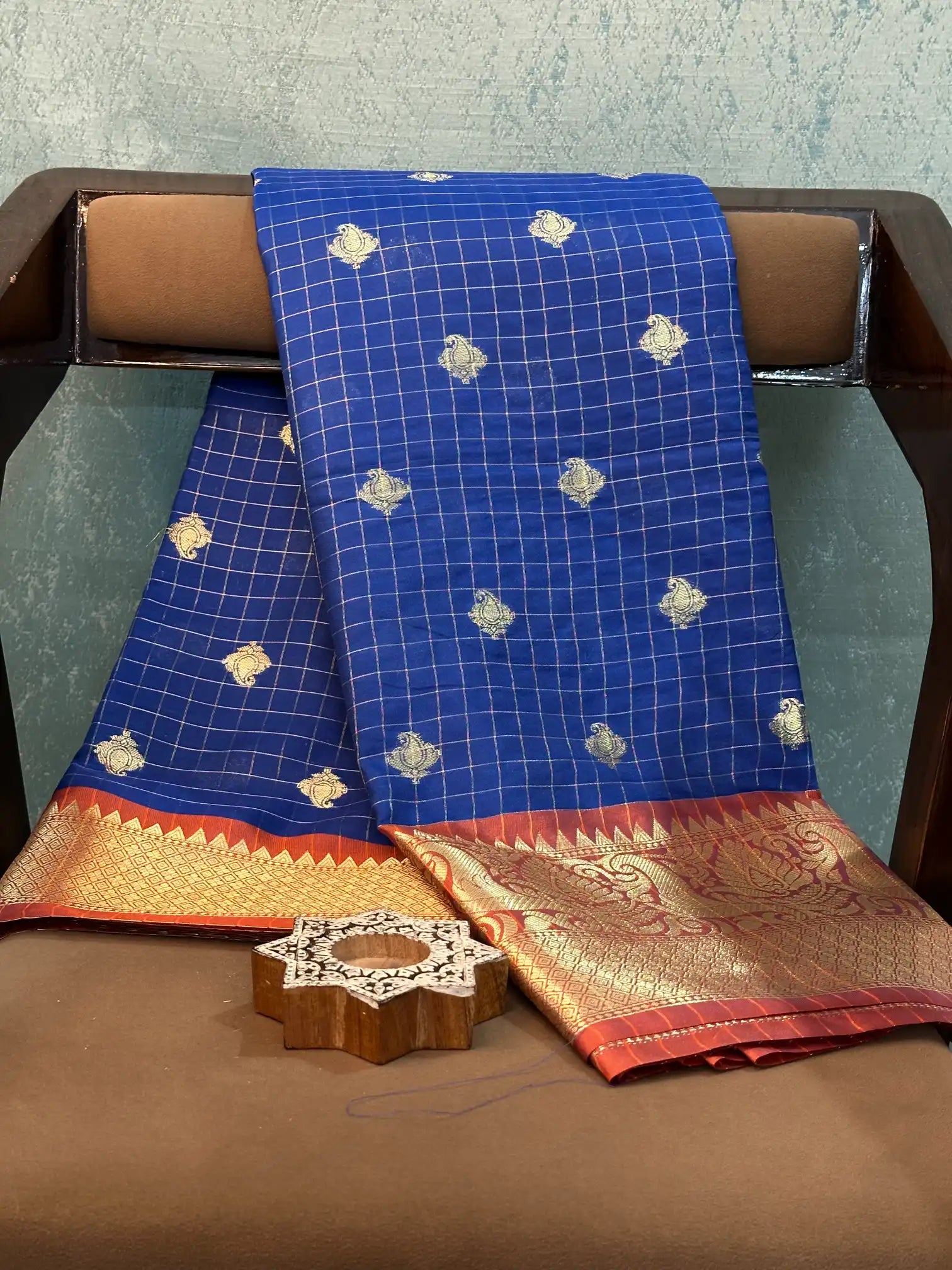 Contemporary Weave Kora Tissue Silk Banarasi Saree