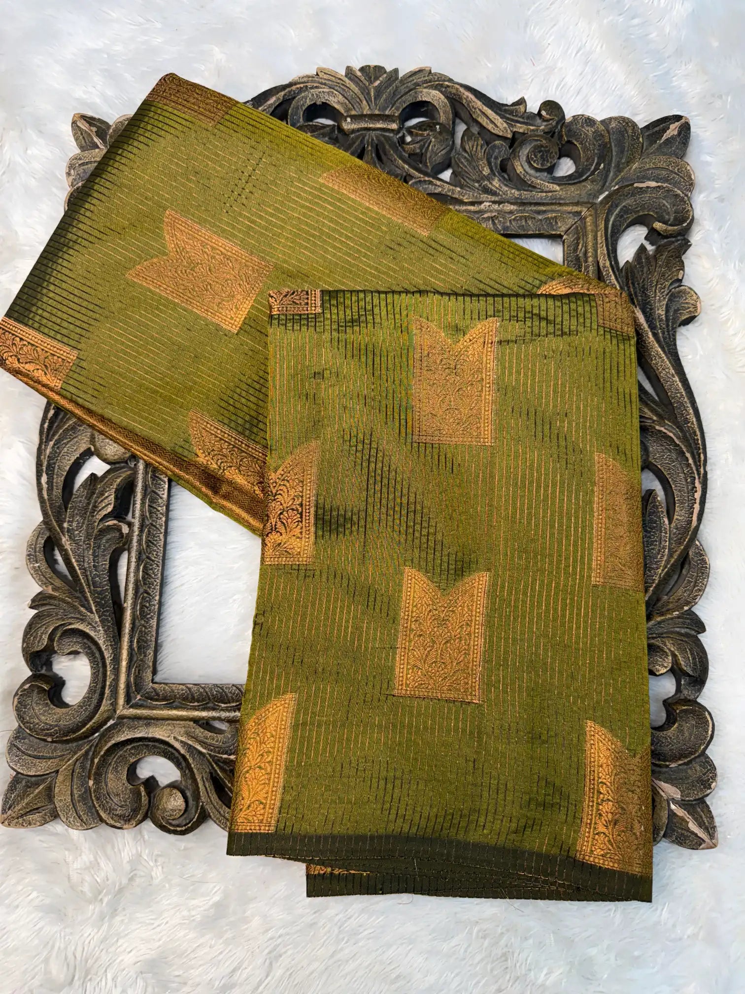 Contemporary Weave Kora Tissue Silk Banarasi Saree