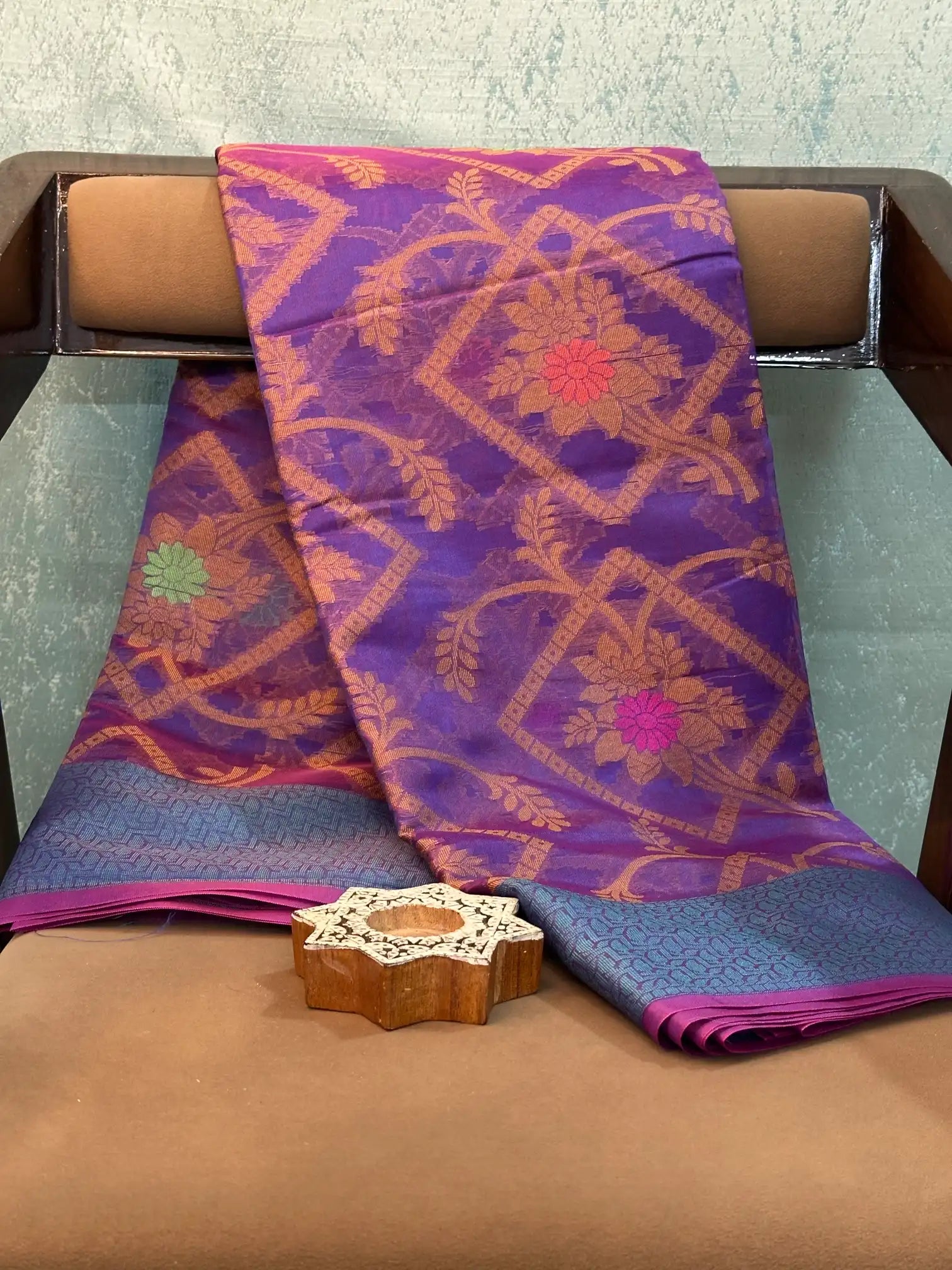 Contemporary Weave Kora Tissue Silk Banarasi Saree