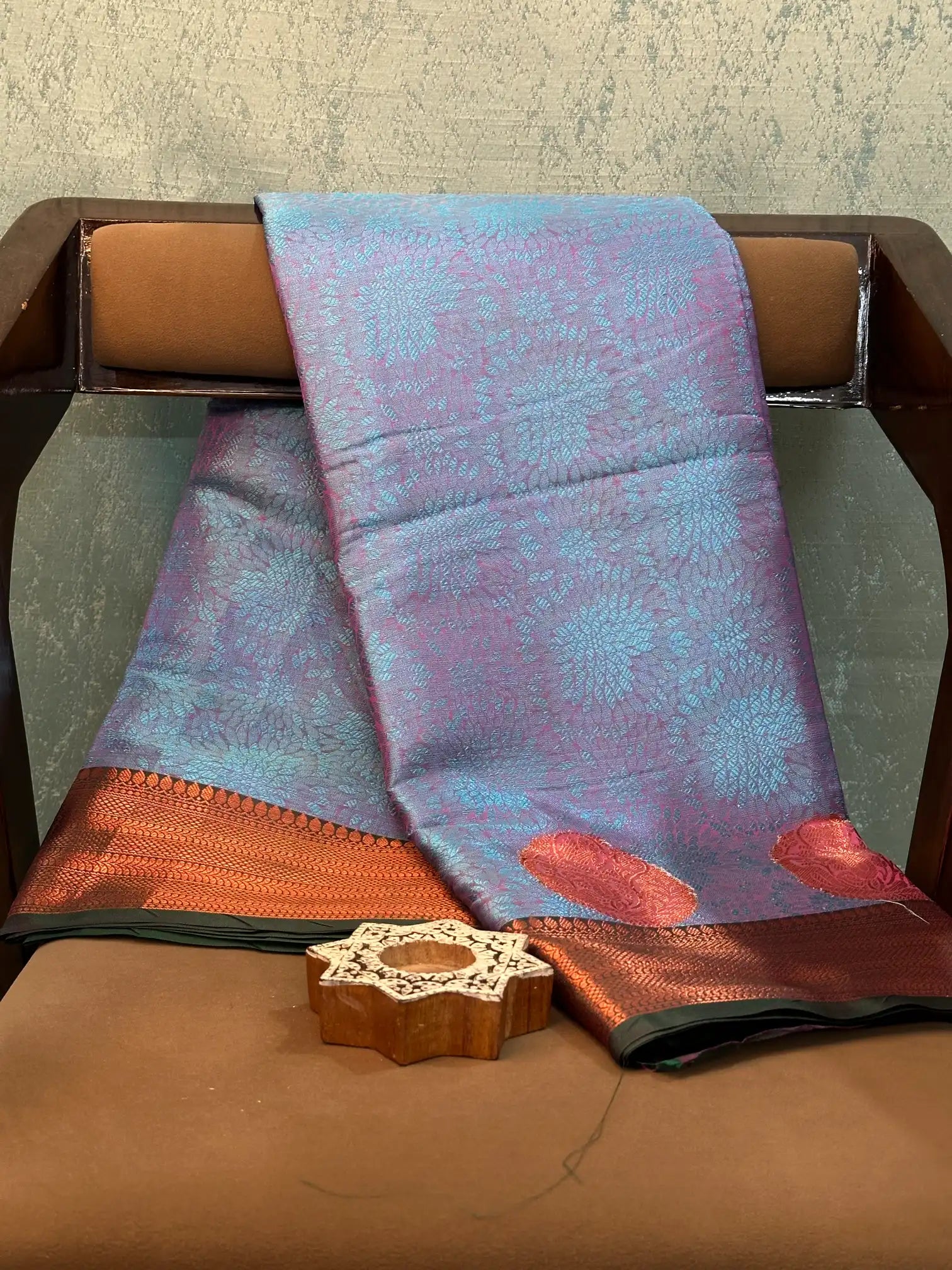 Contemporary Weave Kora Tissue Silk Banarasi Saree