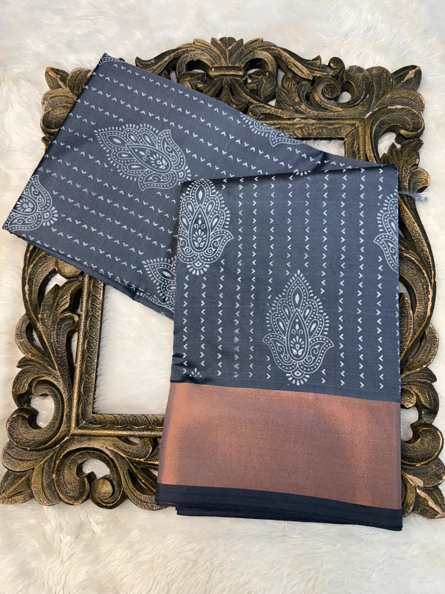 Contemporary Weave Kora Tissue Silk Banarasi Saree
