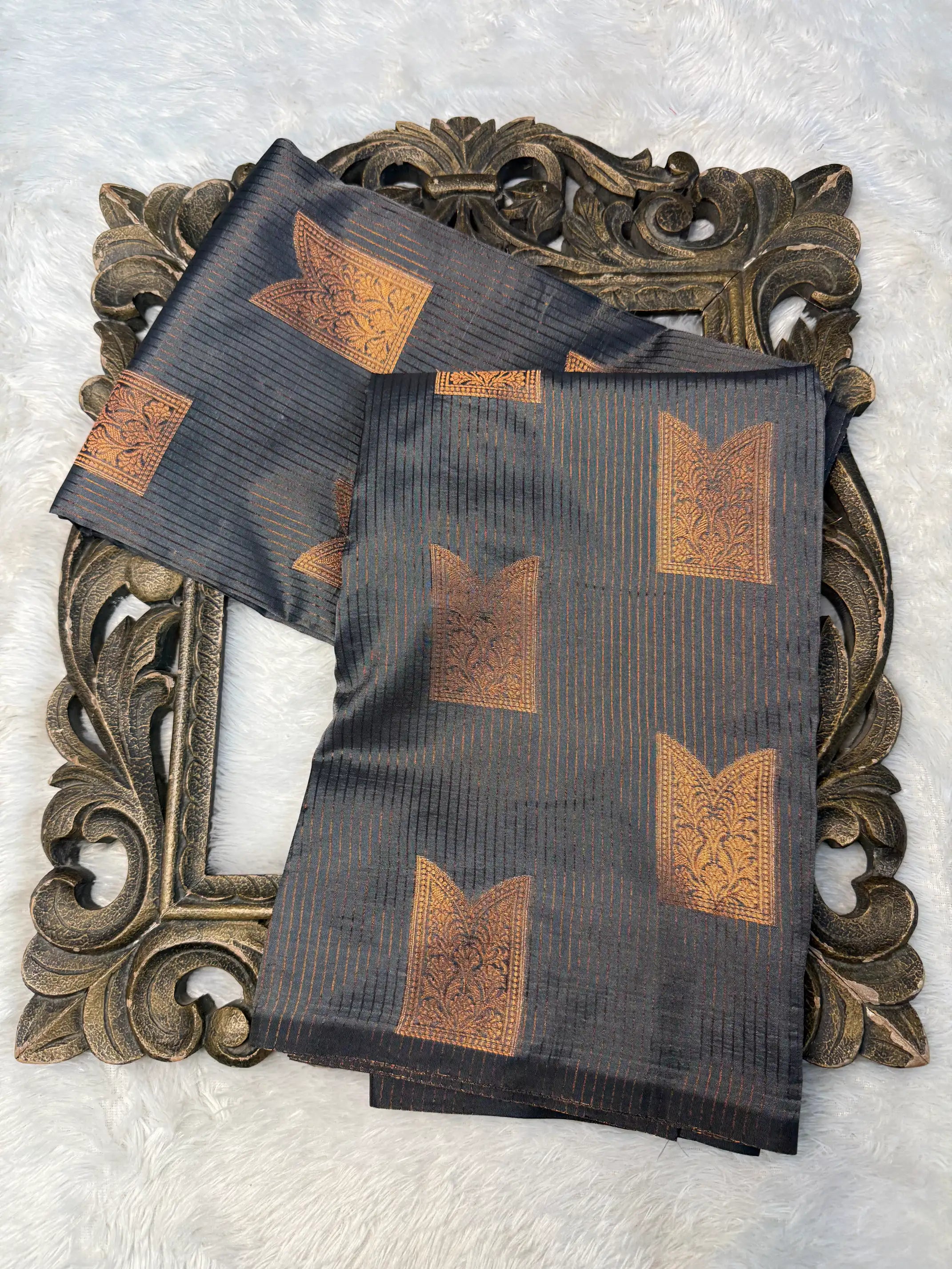 Eccentric Weave Softsilk Traditional Banarasi Saree