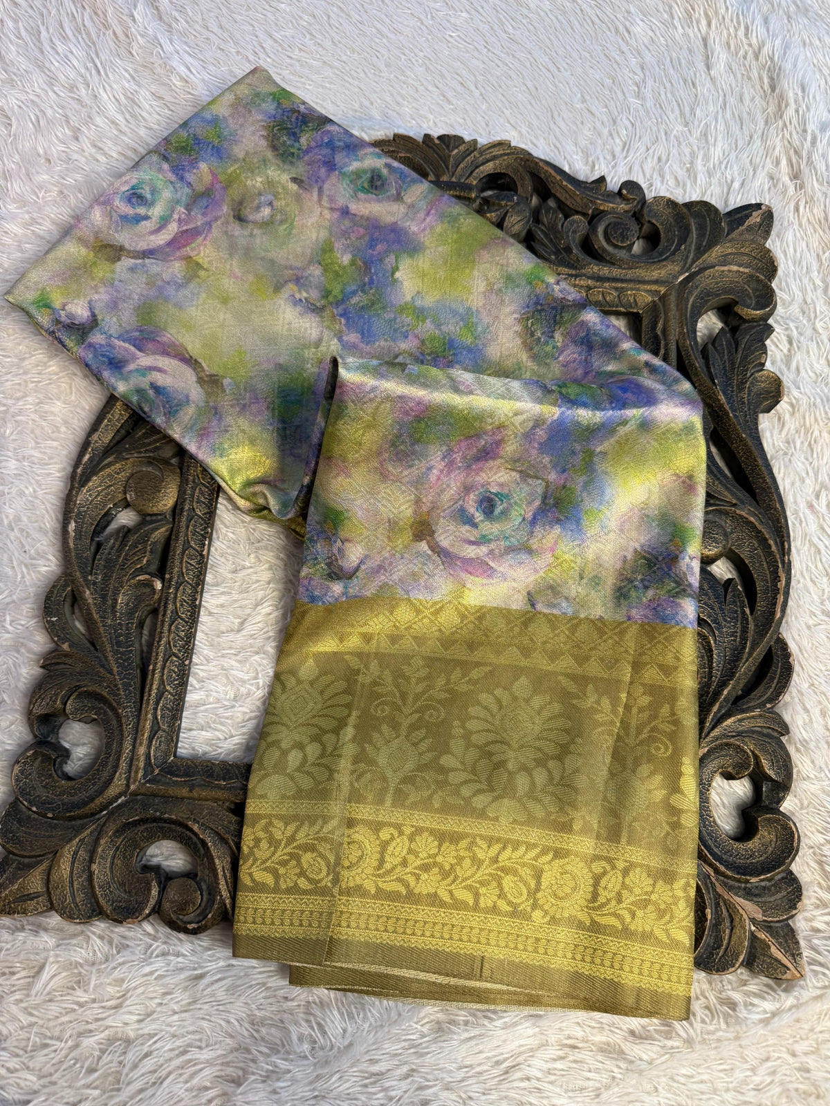 Trending Softsilk Jacquard Unique Banarasi Saree