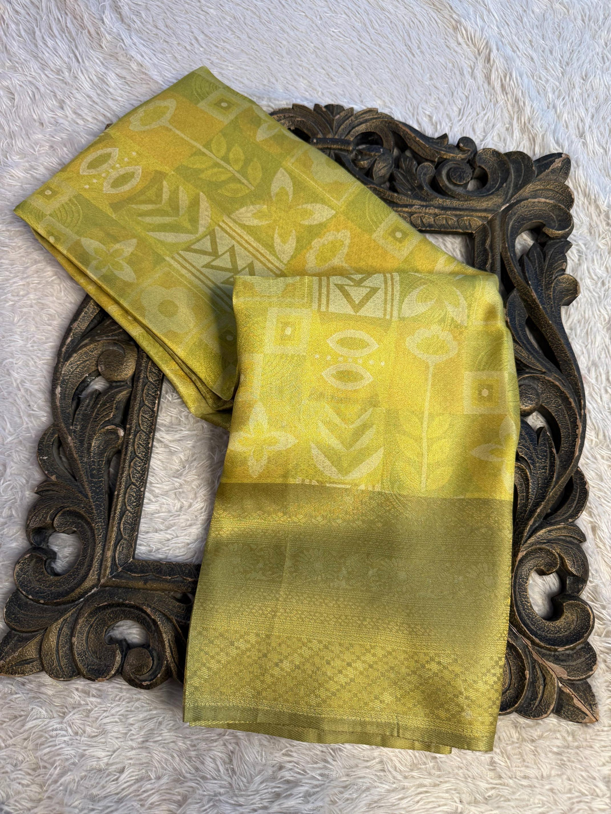Trending Softsilk Jacquard Unique Banarasi Saree