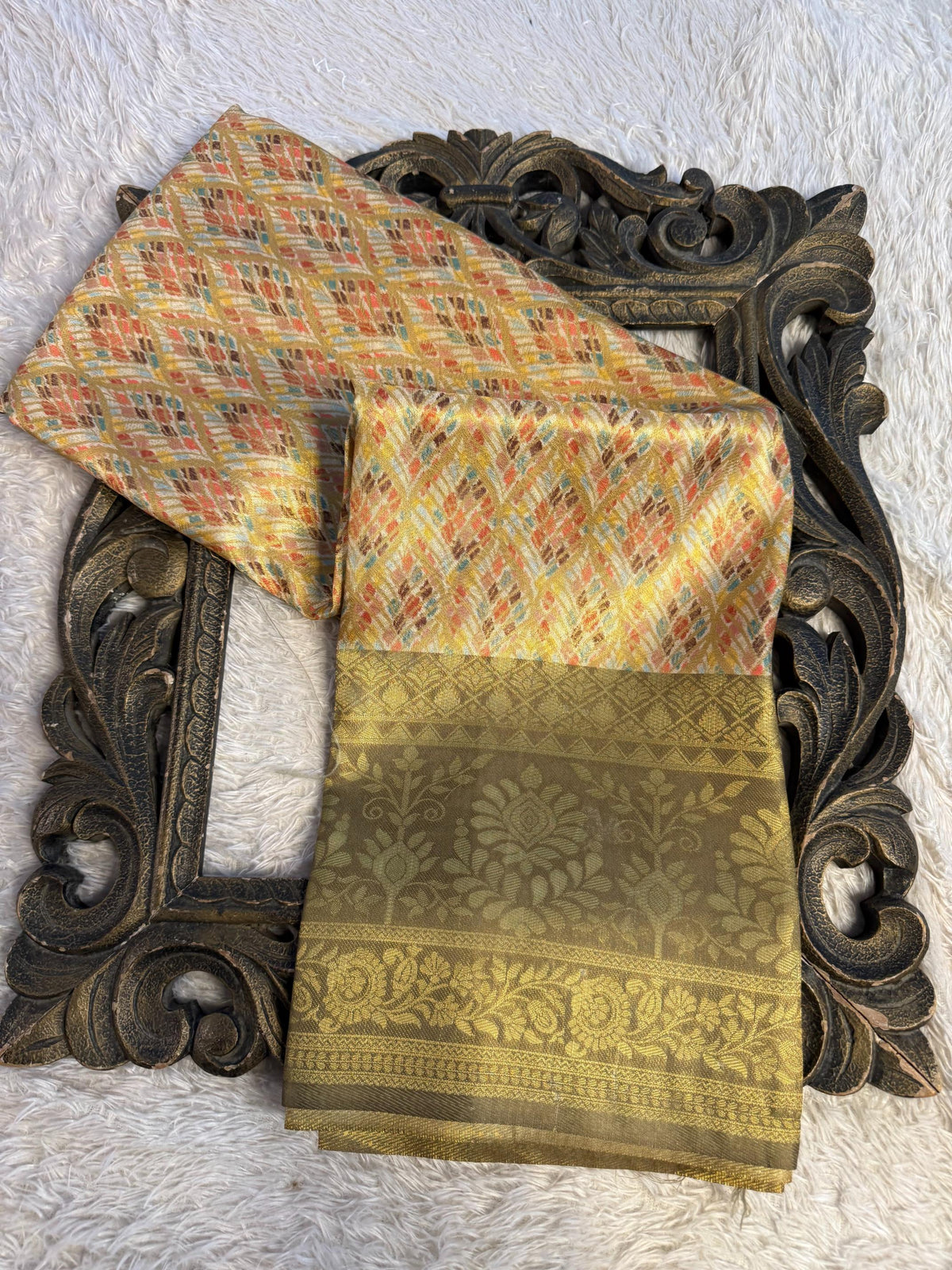 Trending Softsilk Jacquard Unique Banarasi Saree