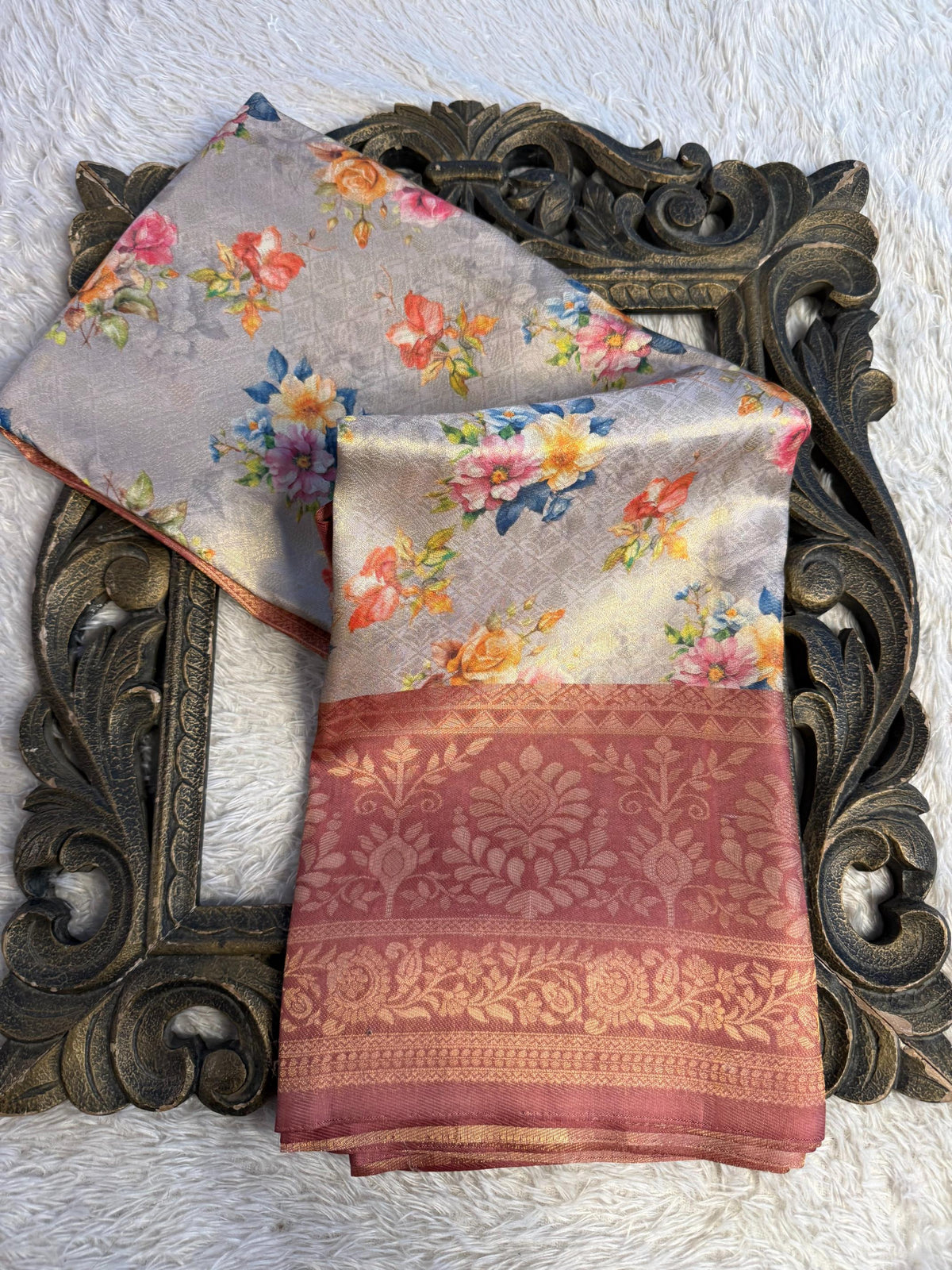 Trending Softsilk Jacquard Unique Banarasi Saree