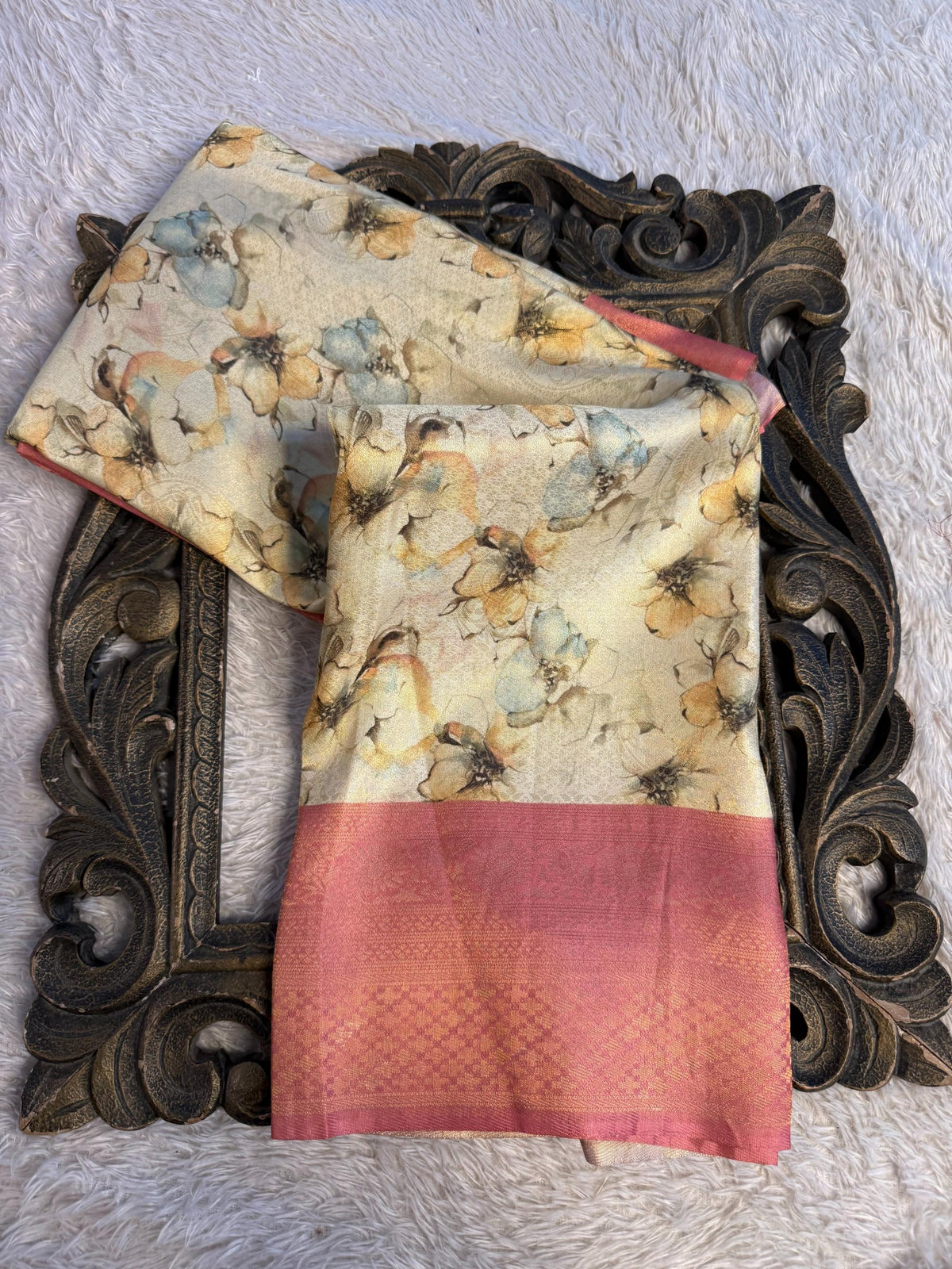 Trending Softsilk Jacquard Unique Banarasi Saree