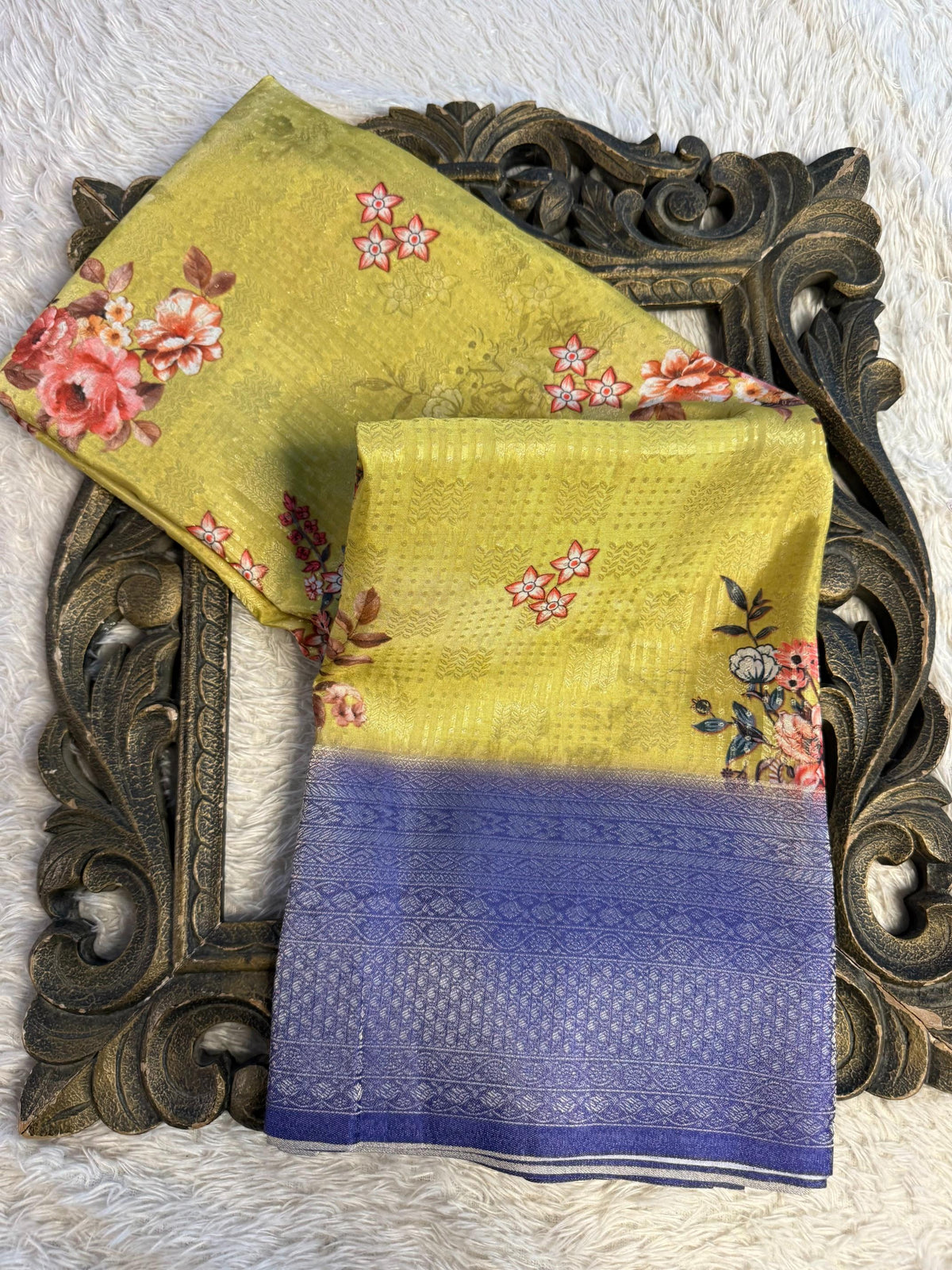 Trending Softsilk Jacquard Unique Banarasi Saree