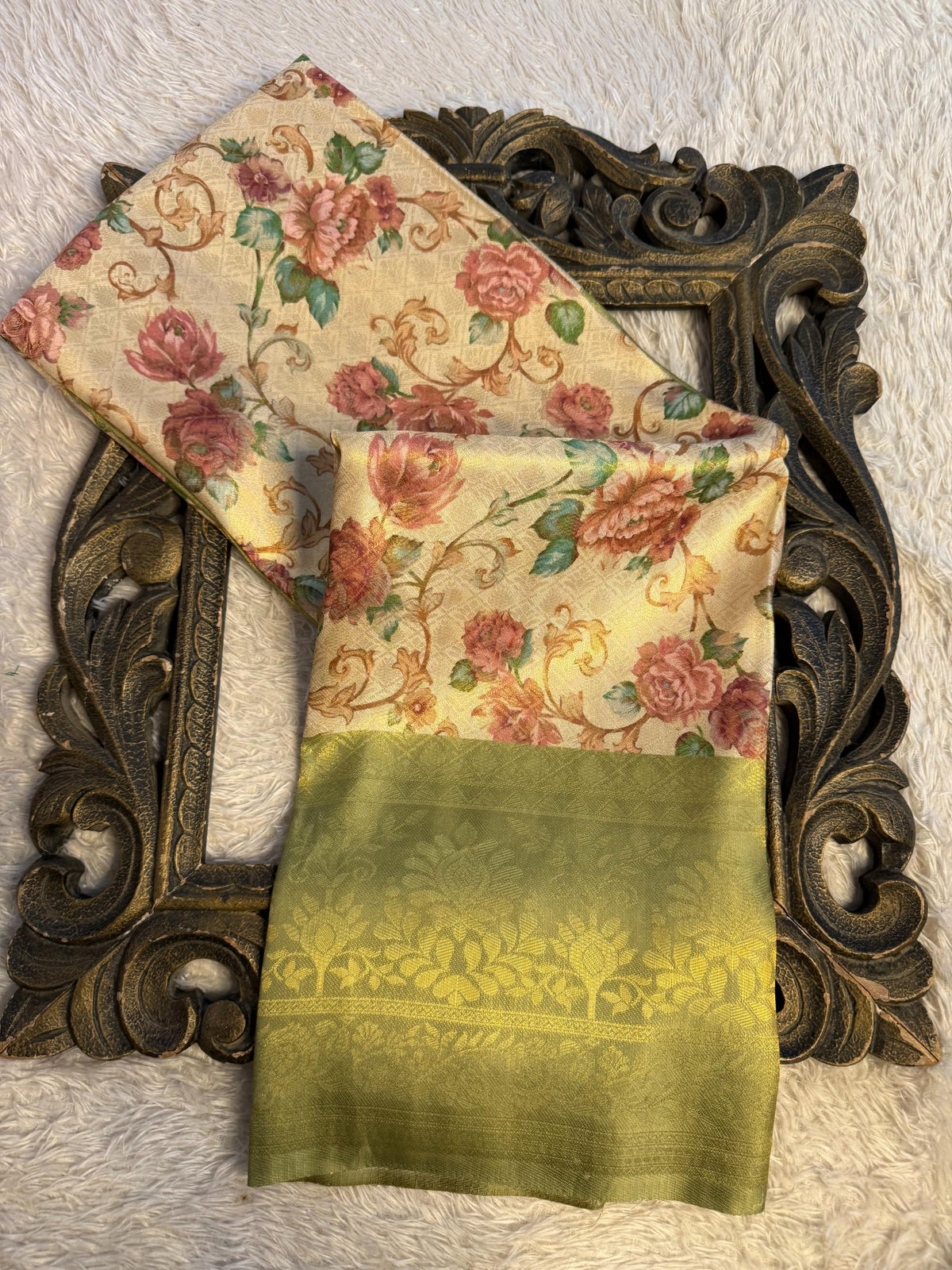 Trending Softsilk Jacquard Unique Banarasi Saree