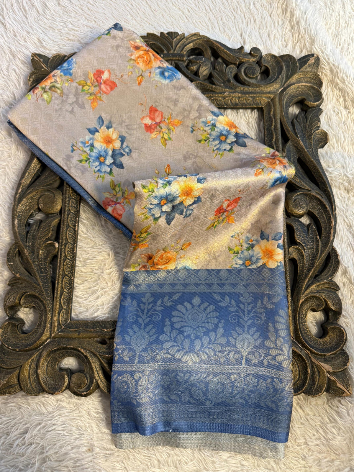Trending Softsilk Jacquard Unique Banarasi Saree