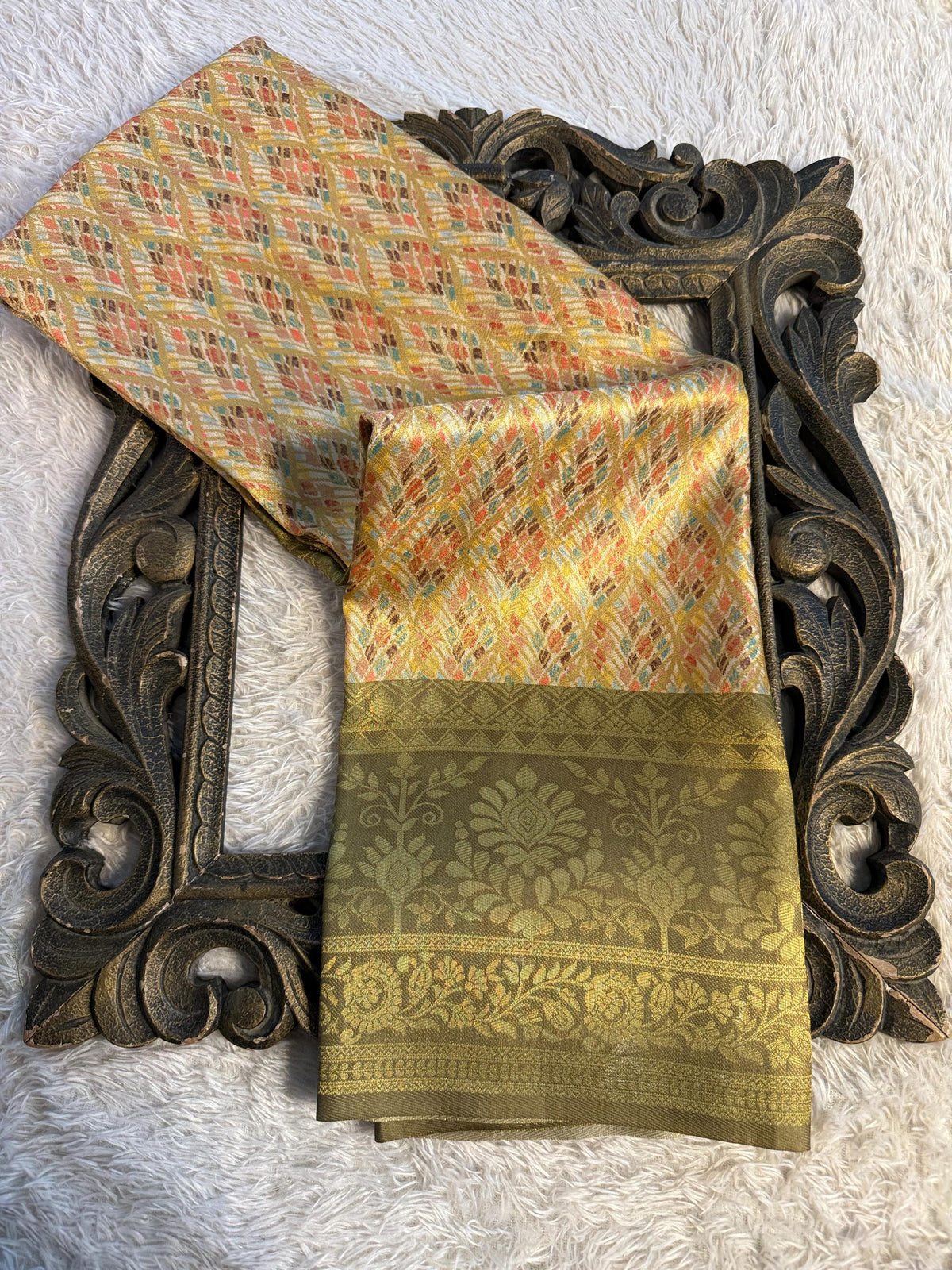Trending Softsilk Jacquard Unique Banarasi Saree